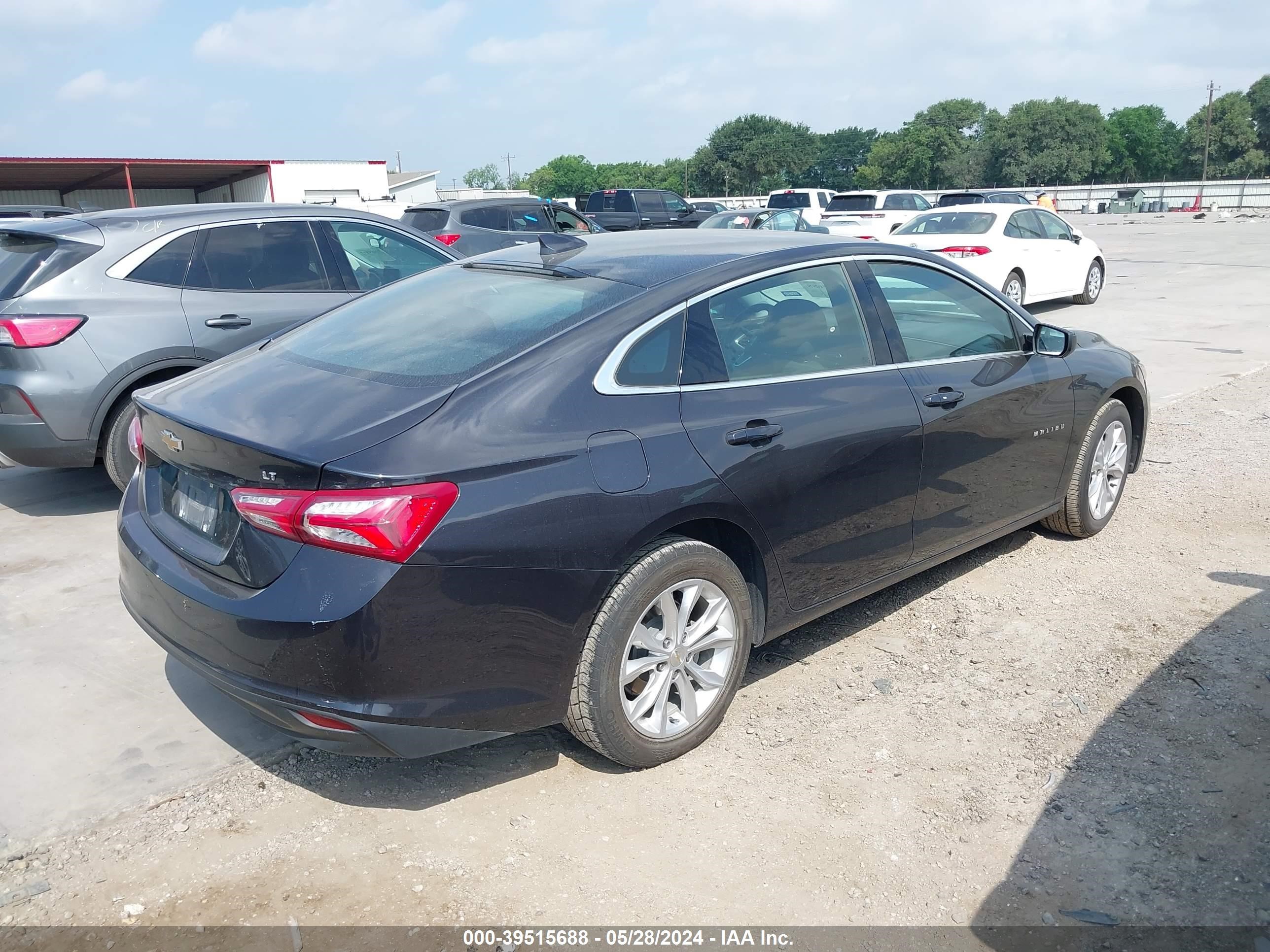 Photo 3 VIN: 1G1ZD5ST2NF139026 - CHEVROLET MALIBU 