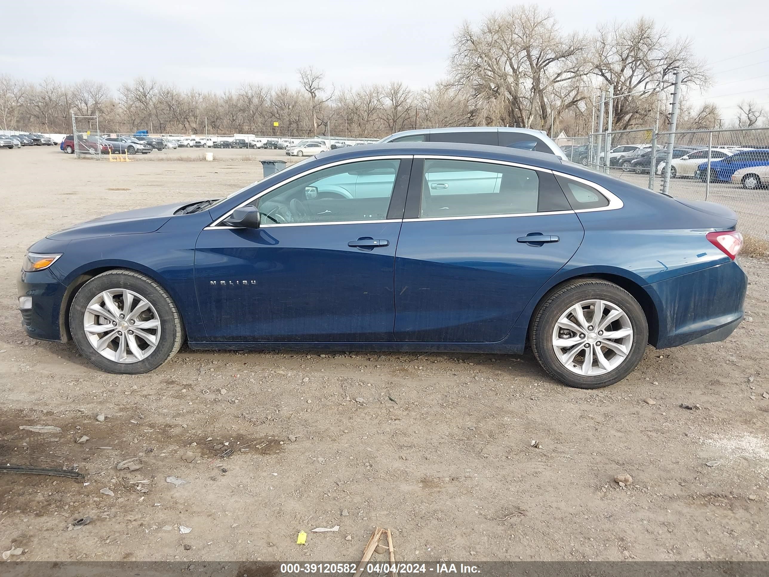 Photo 13 VIN: 1G1ZD5ST2NF161592 - CHEVROLET MALIBU 