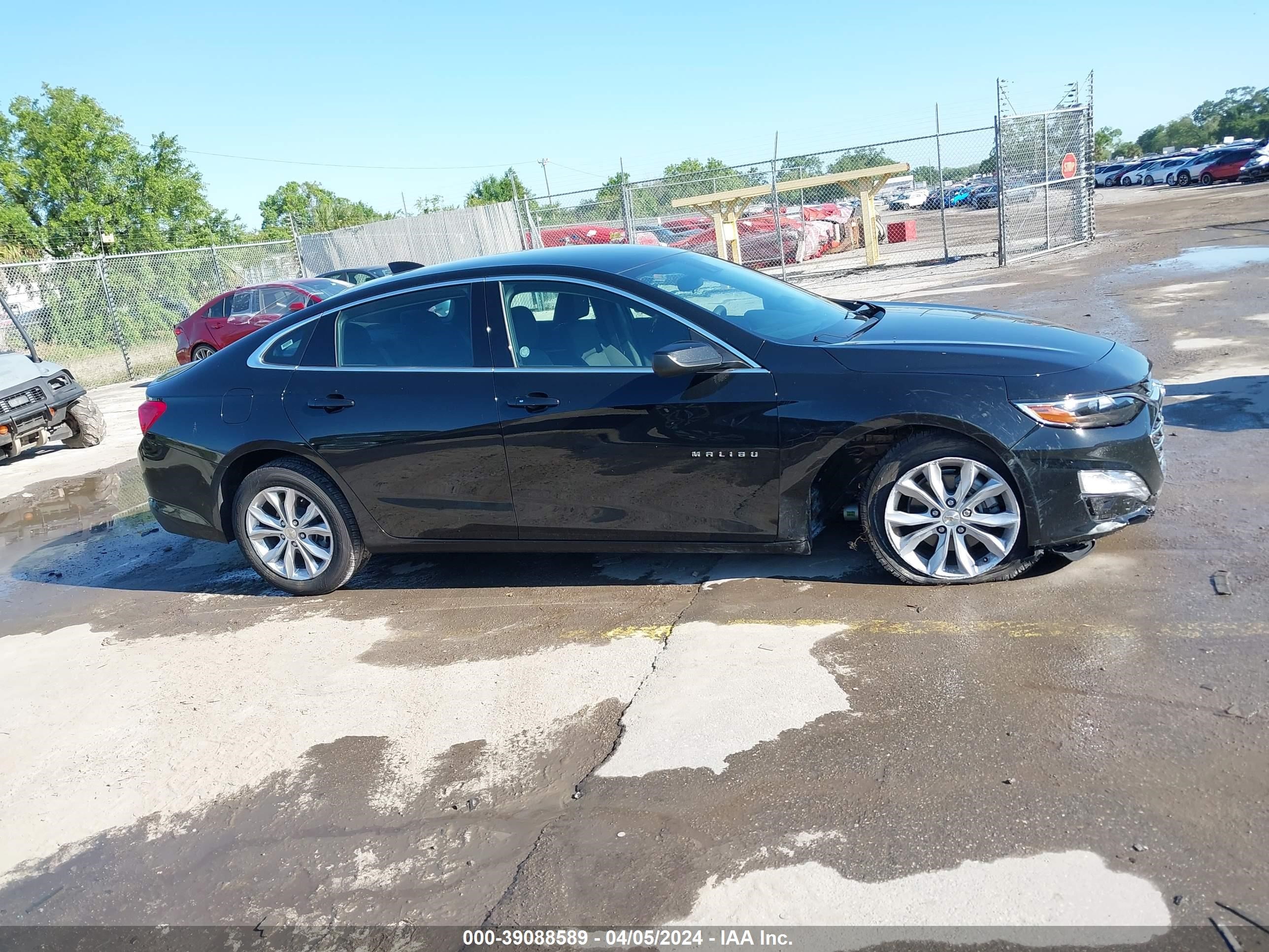 Photo 12 VIN: 1G1ZD5ST2RF111619 - CHEVROLET MALIBU 