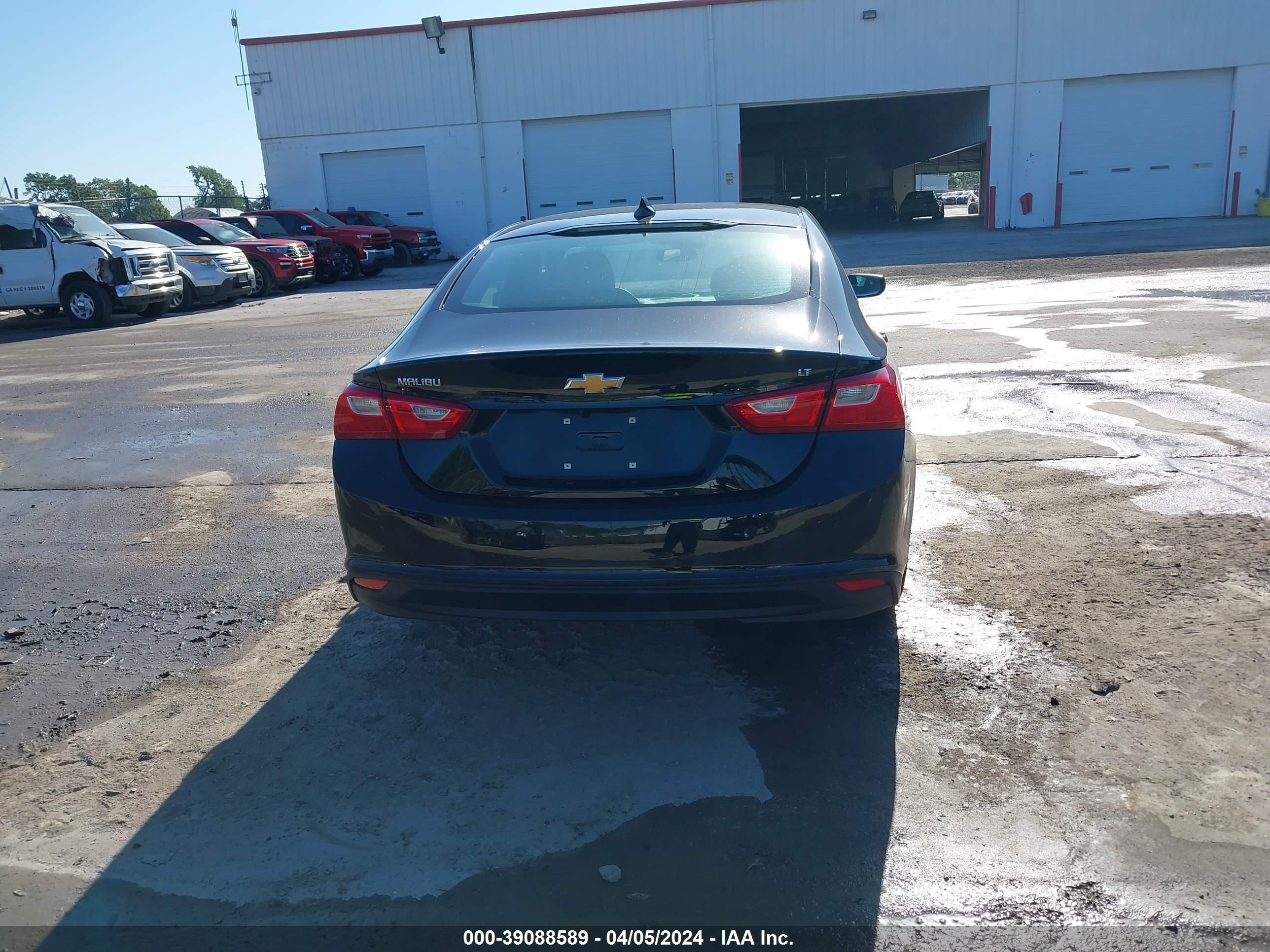 Photo 15 VIN: 1G1ZD5ST2RF111619 - CHEVROLET MALIBU 