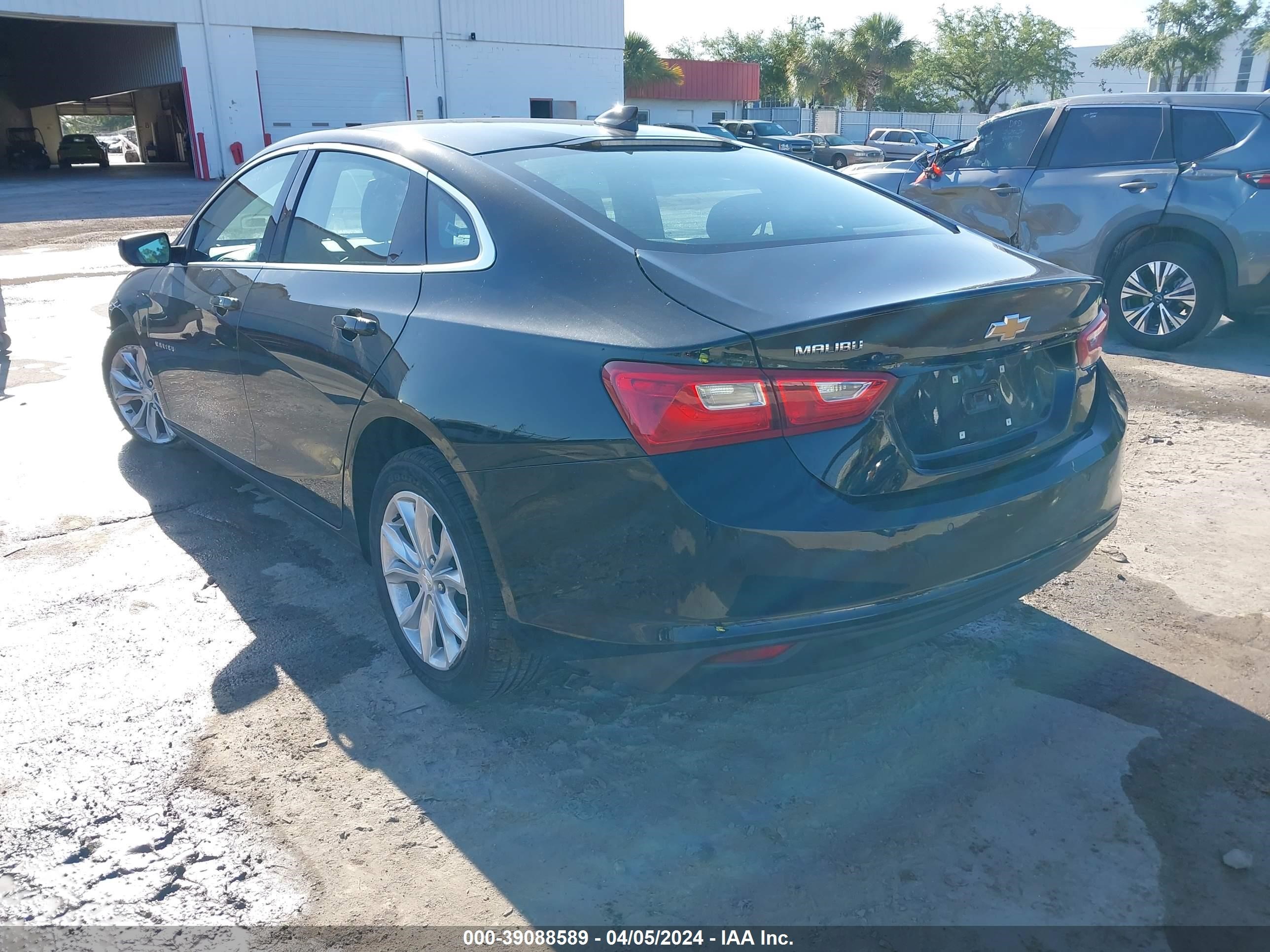 Photo 2 VIN: 1G1ZD5ST2RF111619 - CHEVROLET MALIBU 