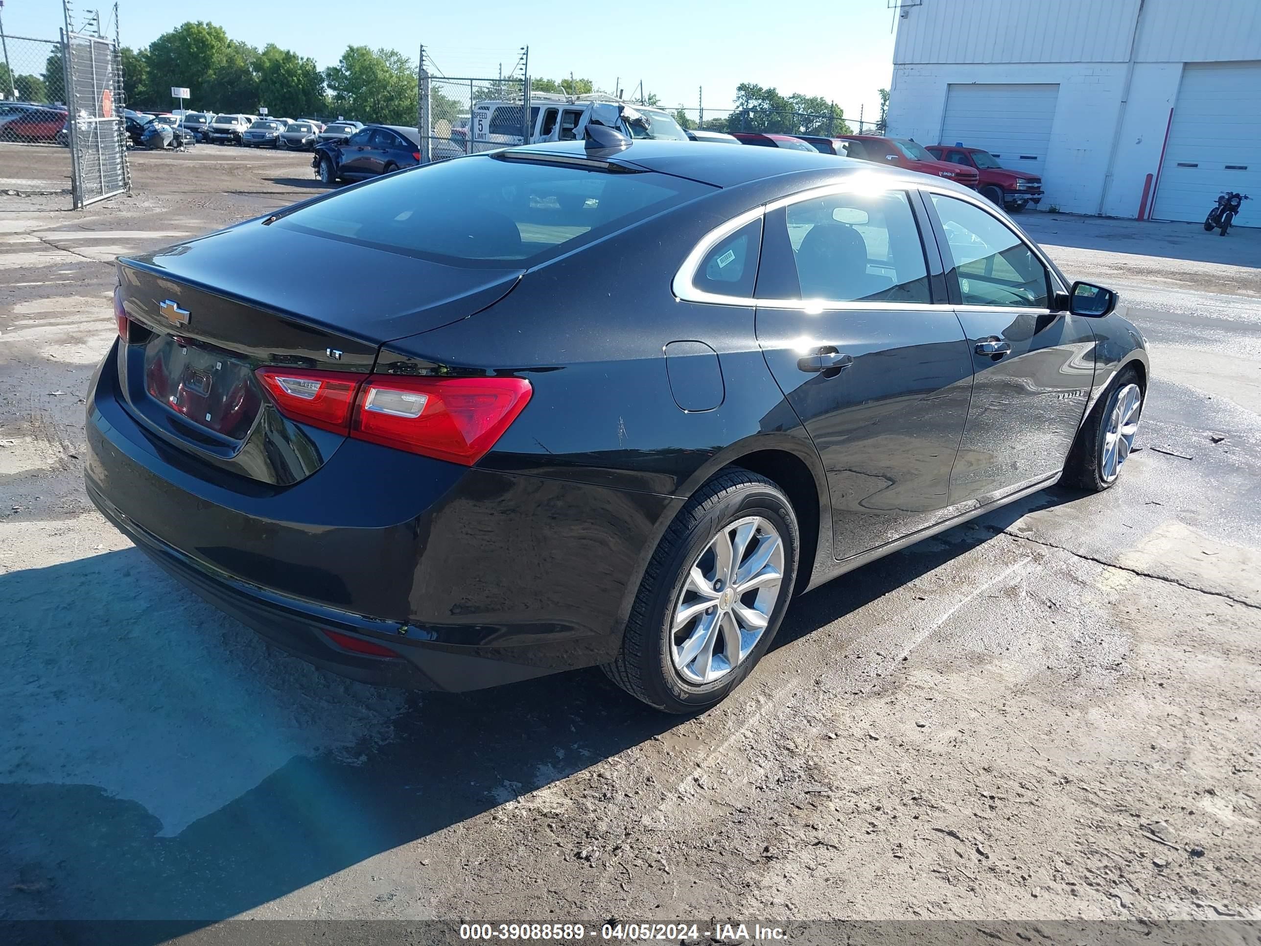 Photo 3 VIN: 1G1ZD5ST2RF111619 - CHEVROLET MALIBU 