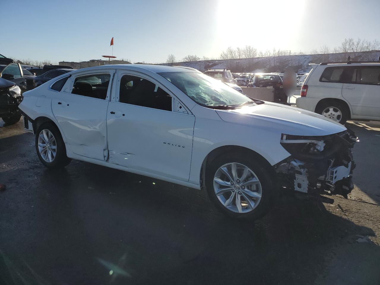 Photo 3 VIN: 1G1ZD5ST2RF112947 - CHEVROLET MALIBU 