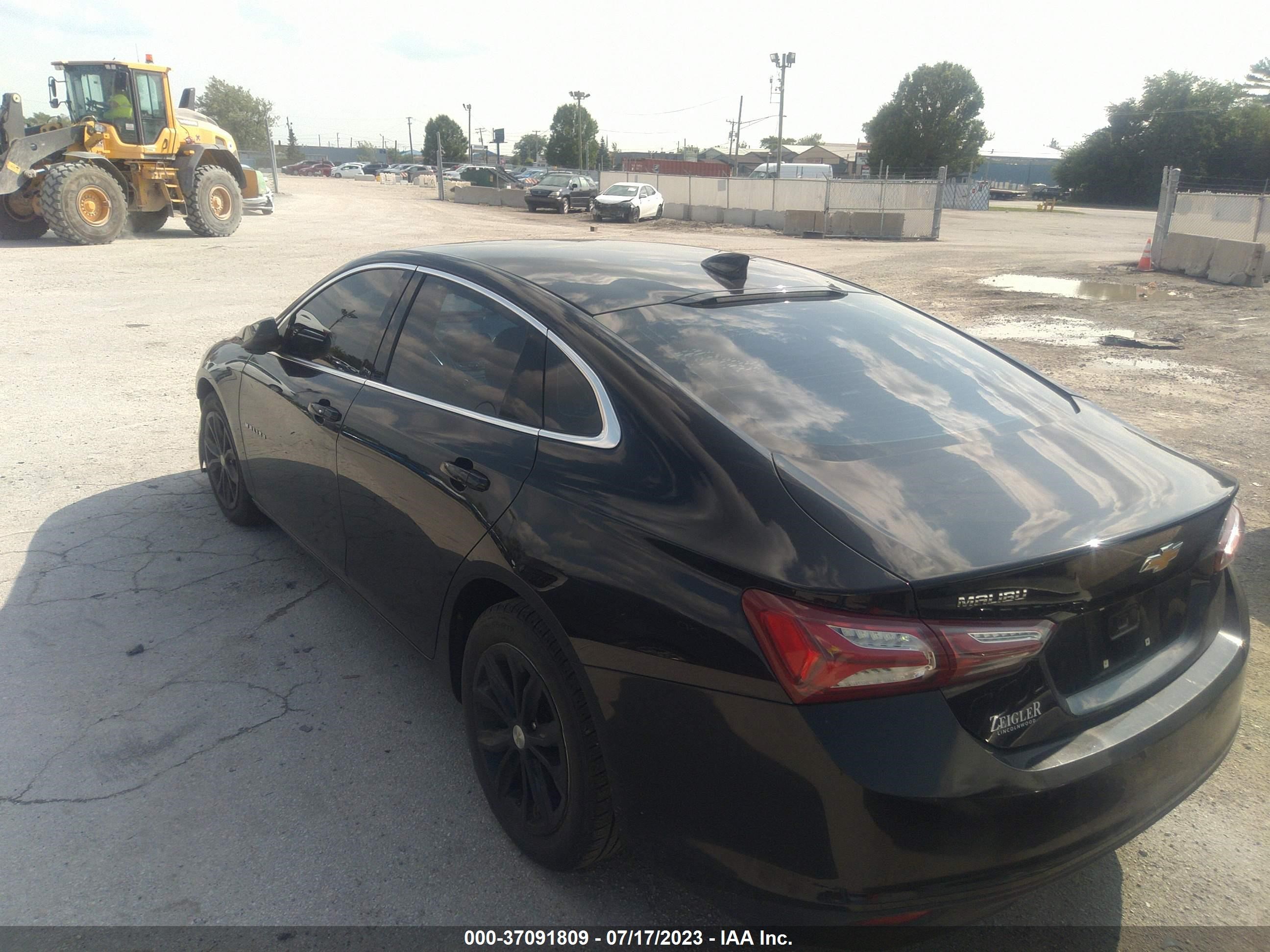 Photo 2 VIN: 1G1ZD5ST3KF159264 - CHEVROLET MALIBU 