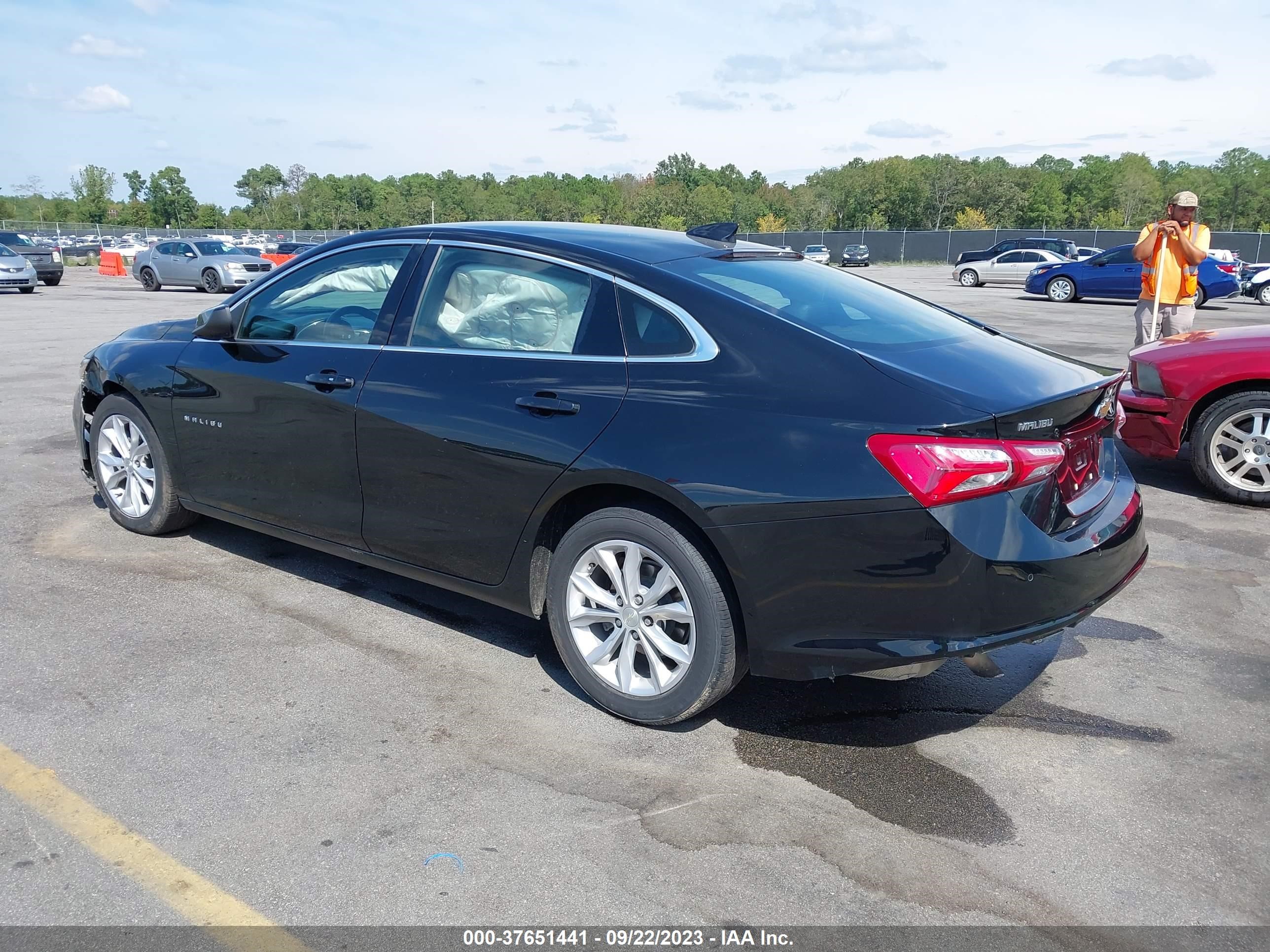 Photo 2 VIN: 1G1ZD5ST3KF204784 - CHEVROLET MALIBU 