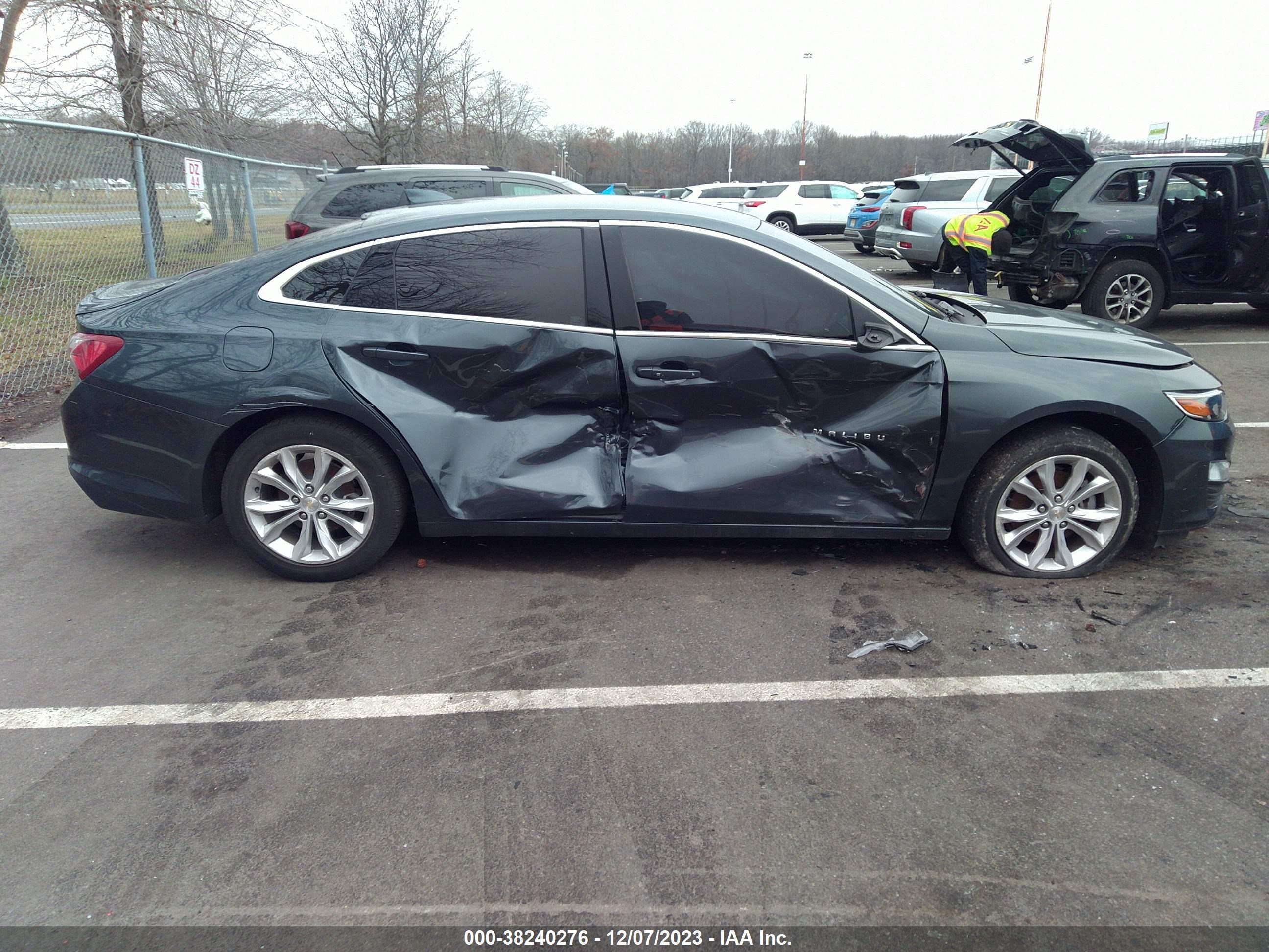 Photo 12 VIN: 1G1ZD5ST3LF095938 - CHEVROLET MALIBU 