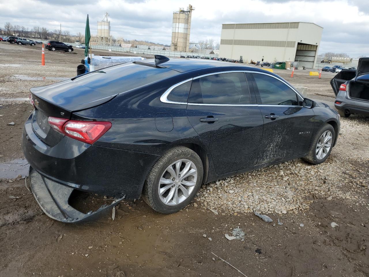 Photo 2 VIN: 1G1ZD5ST3LF099892 - CHEVROLET MALIBU 