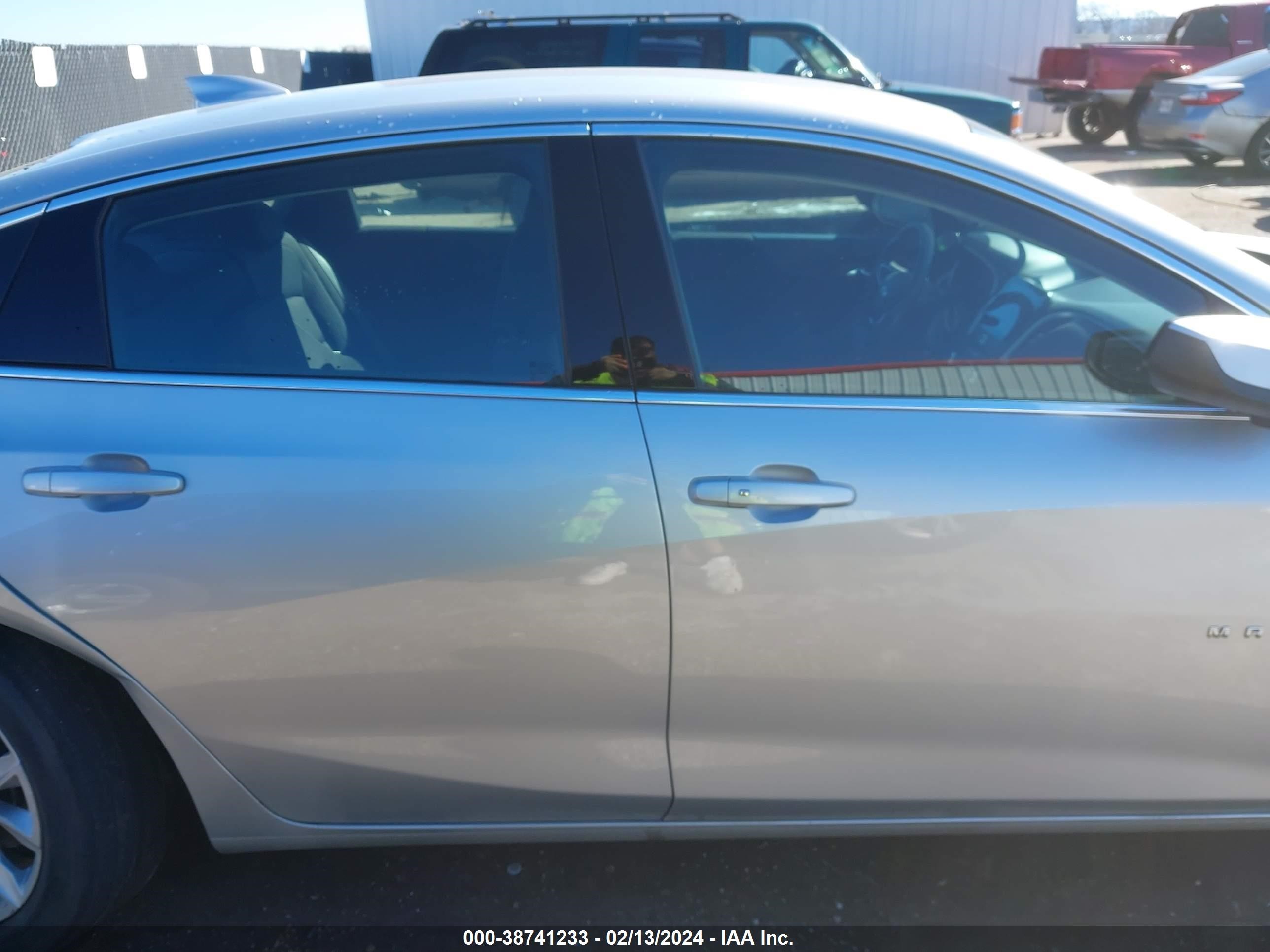 Photo 12 VIN: 1G1ZD5ST3NF123675 - CHEVROLET MALIBU 