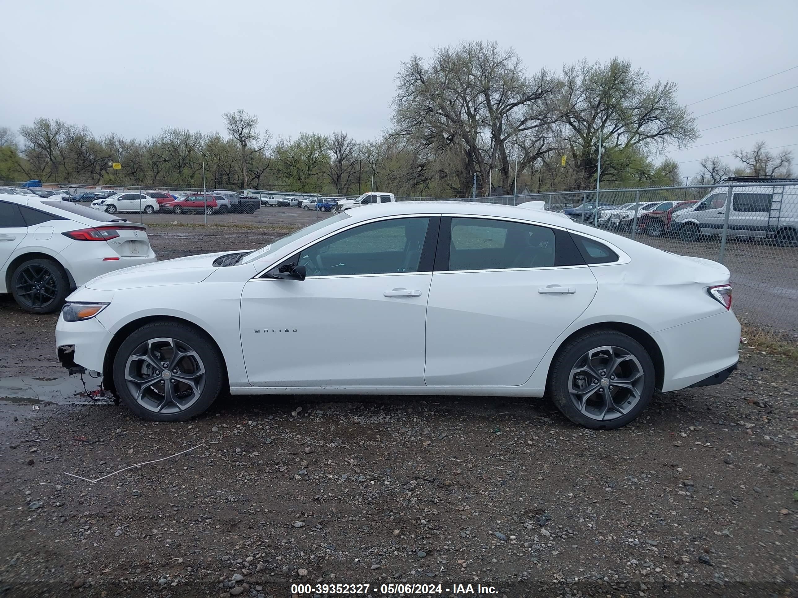 Photo 13 VIN: 1G1ZD5ST3PF162866 - CHEVROLET MALIBU 