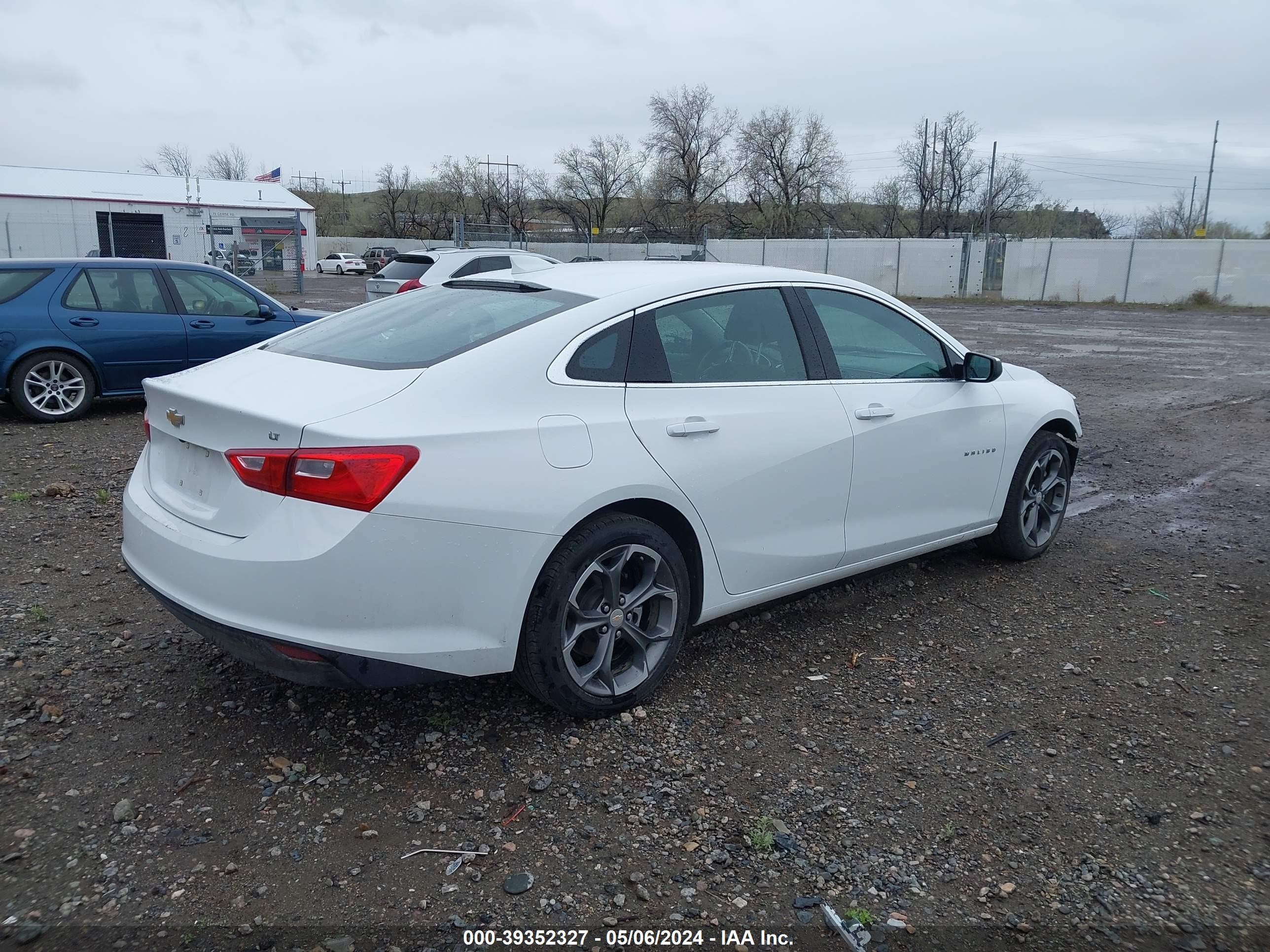 Photo 3 VIN: 1G1ZD5ST3PF162866 - CHEVROLET MALIBU 