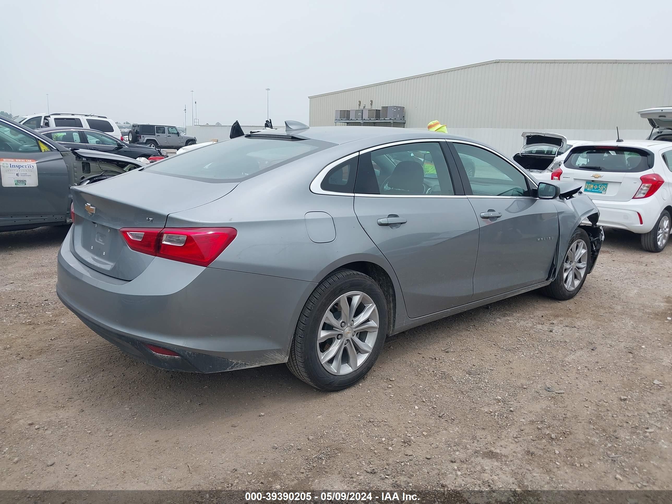 Photo 3 VIN: 1G1ZD5ST3PF249313 - CHEVROLET MALIBU 