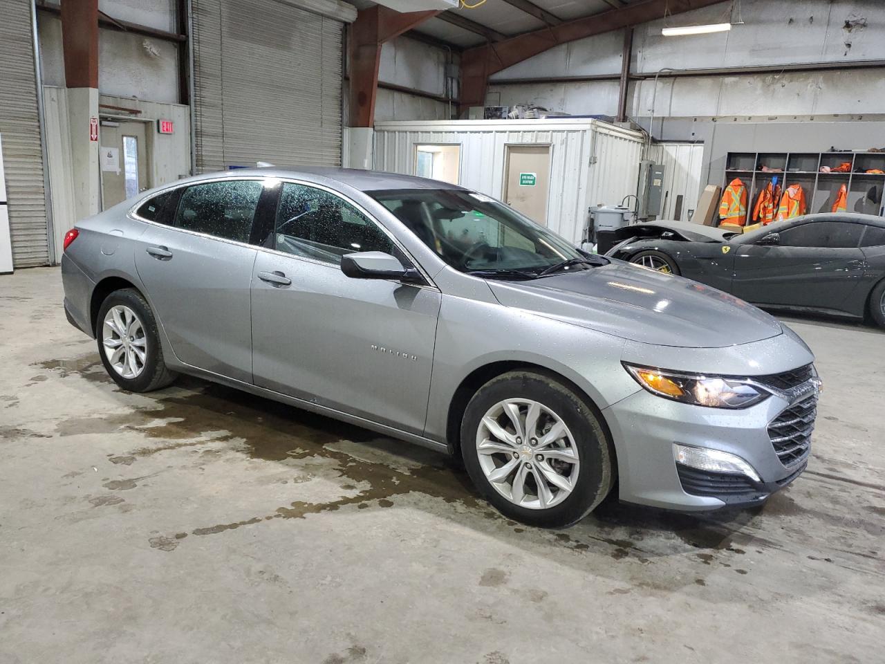 Photo 3 VIN: 1G1ZD5ST3RF111676 - CHEVROLET MALIBU 