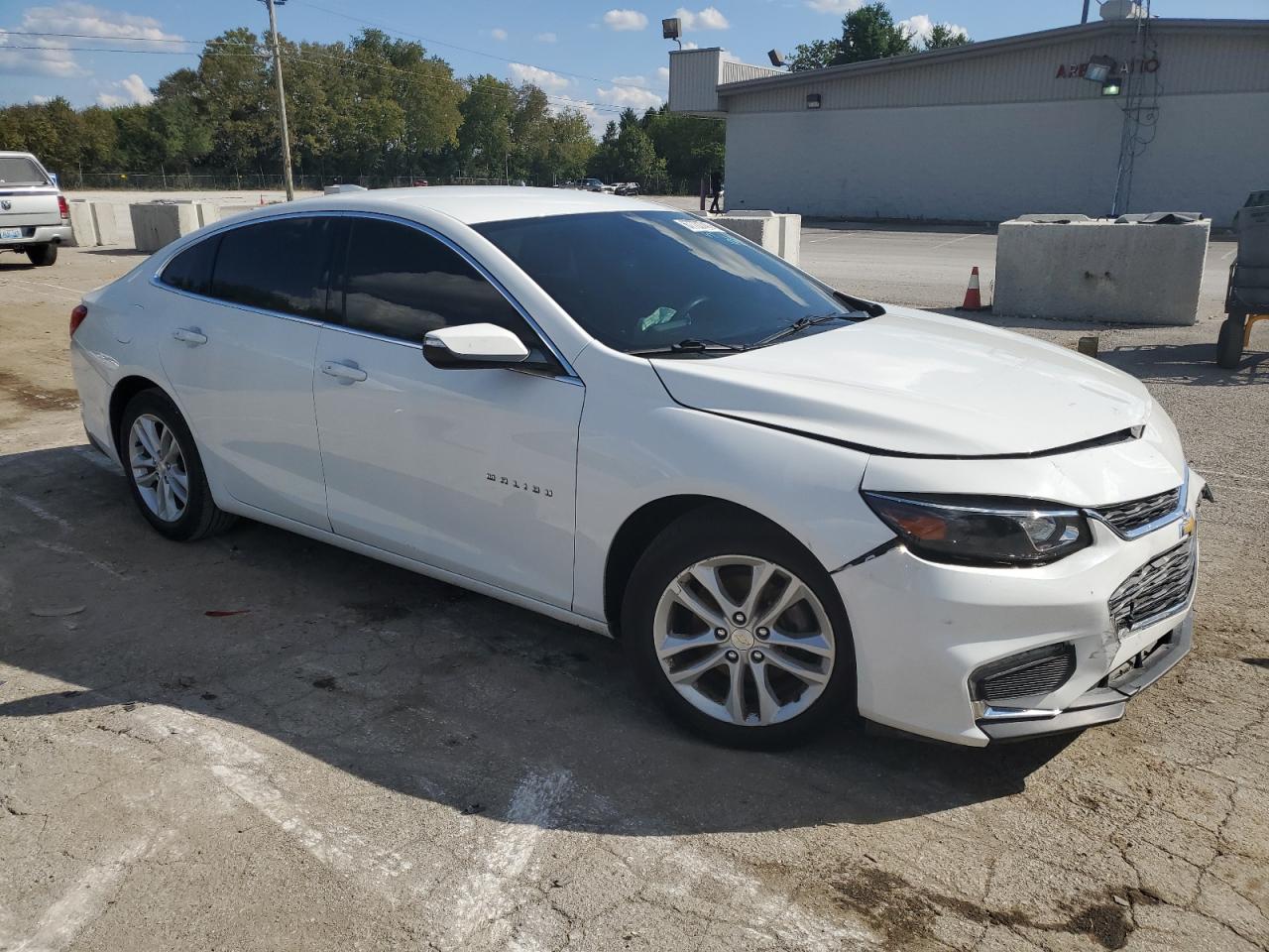 Photo 3 VIN: 1G1ZD5ST4JF135389 - CHEVROLET MALIBU 