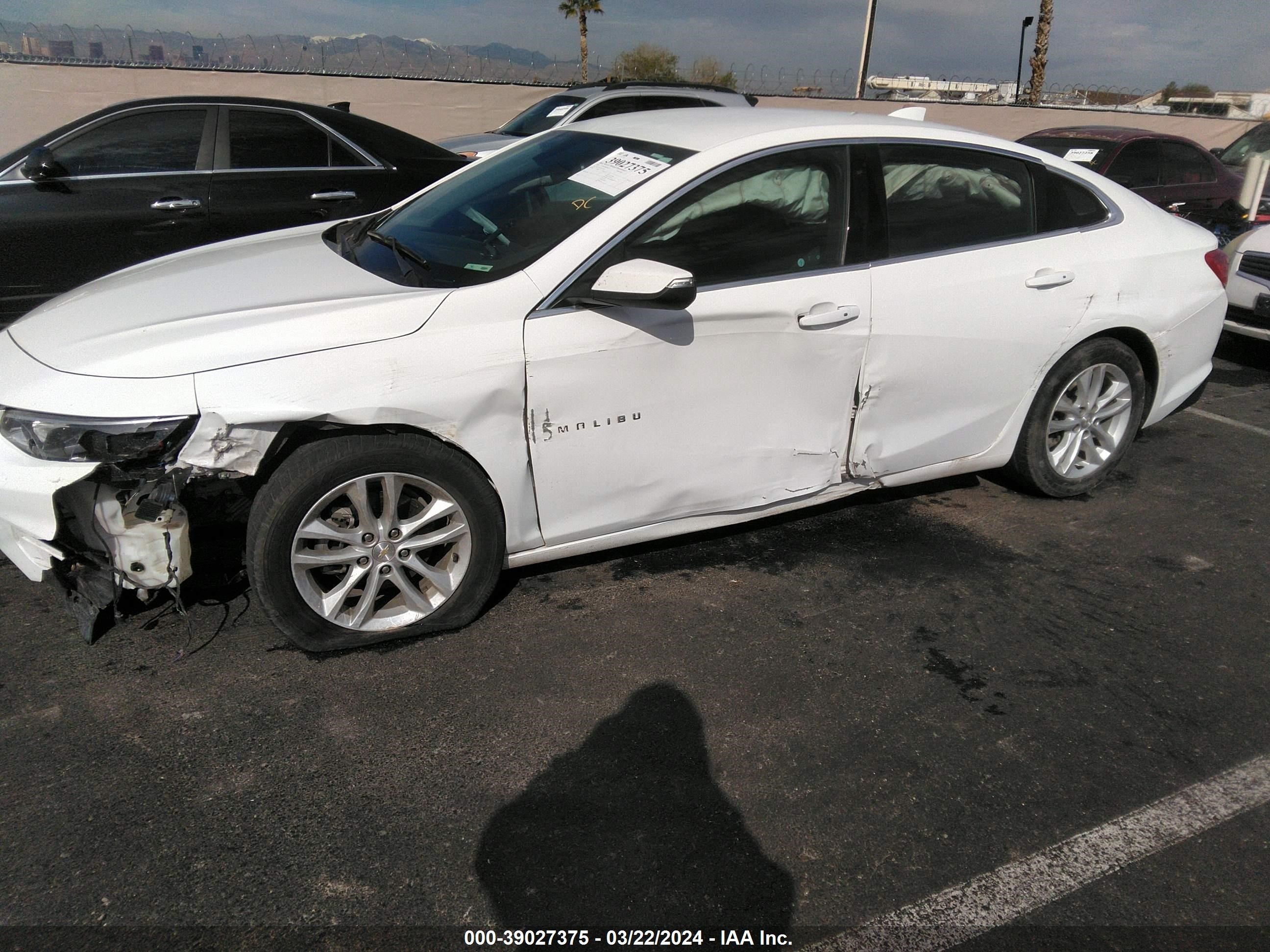 Photo 5 VIN: 1G1ZD5ST4JF238361 - CHEVROLET MALIBU 