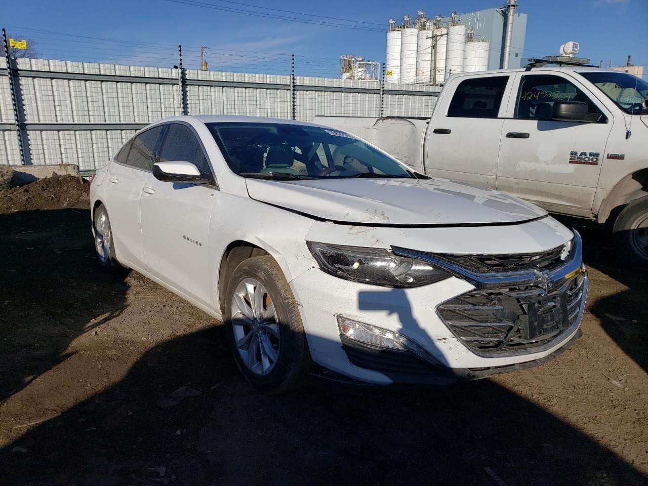 Photo 3 VIN: 1G1ZD5ST4KF205037 - CHEVROLET MALIBU 