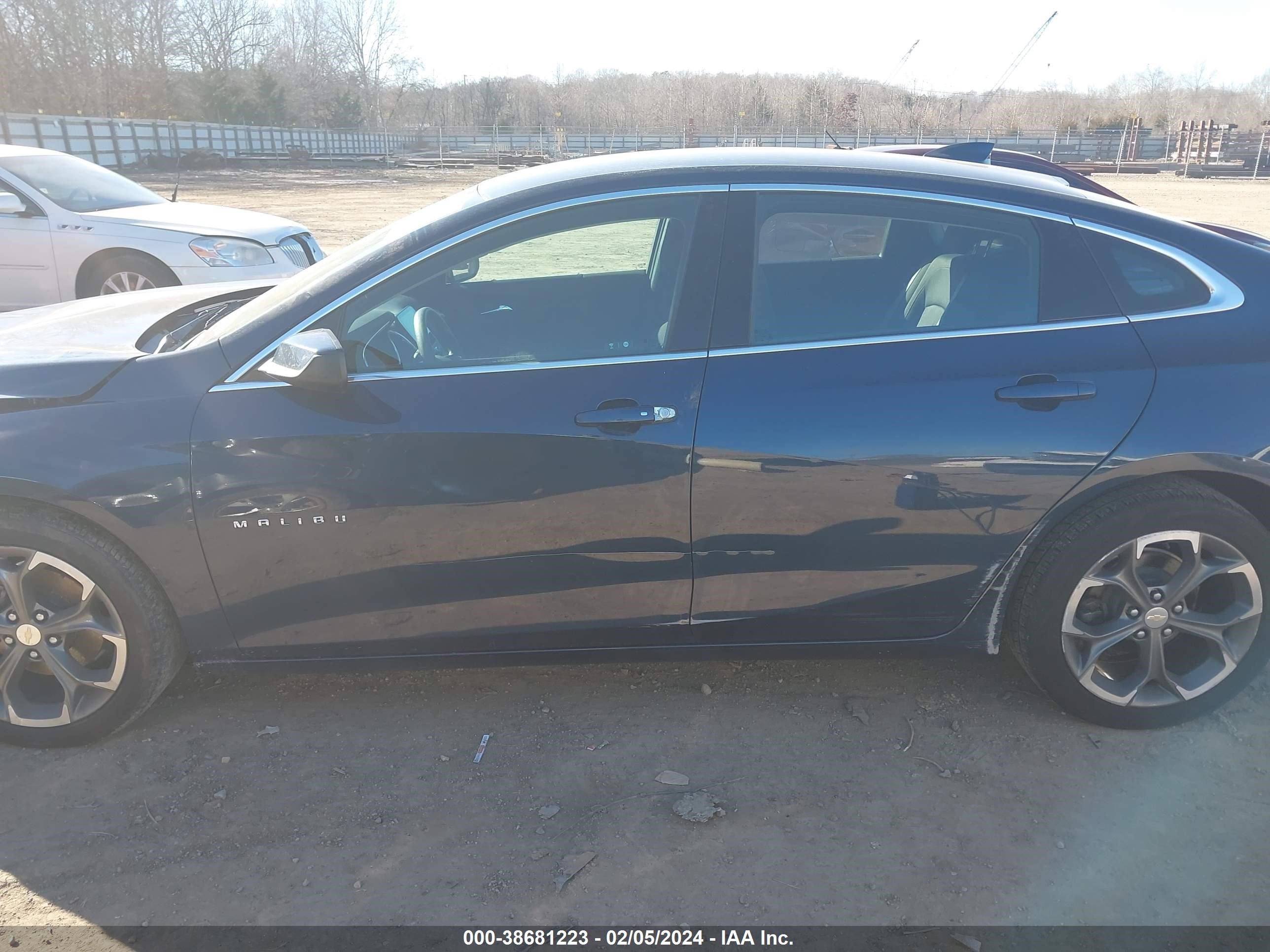 Photo 13 VIN: 1G1ZD5ST4MF026788 - CHEVROLET MALIBU 