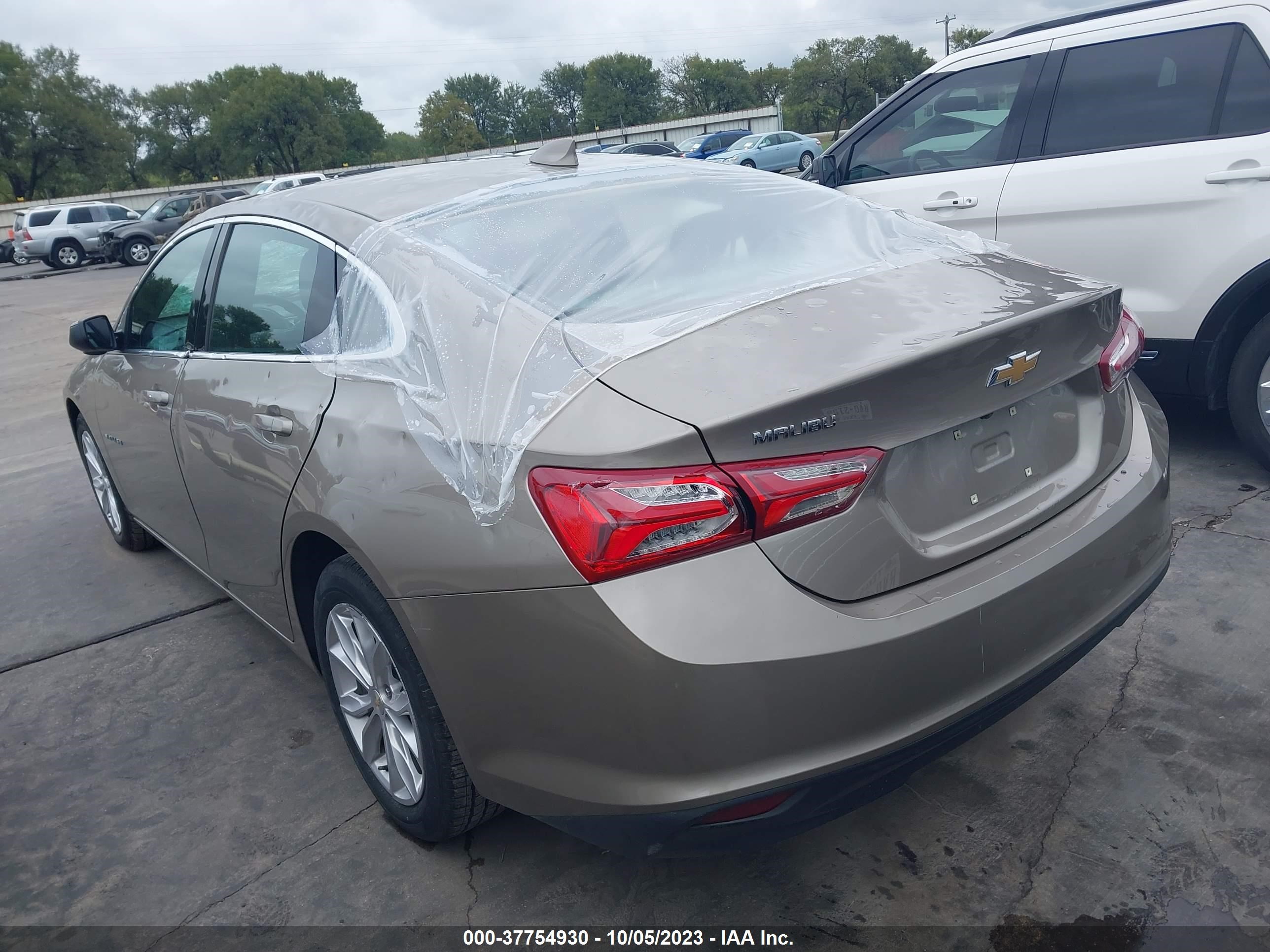 Photo 2 VIN: 1G1ZD5ST4NF128139 - CHEVROLET MALIBU 