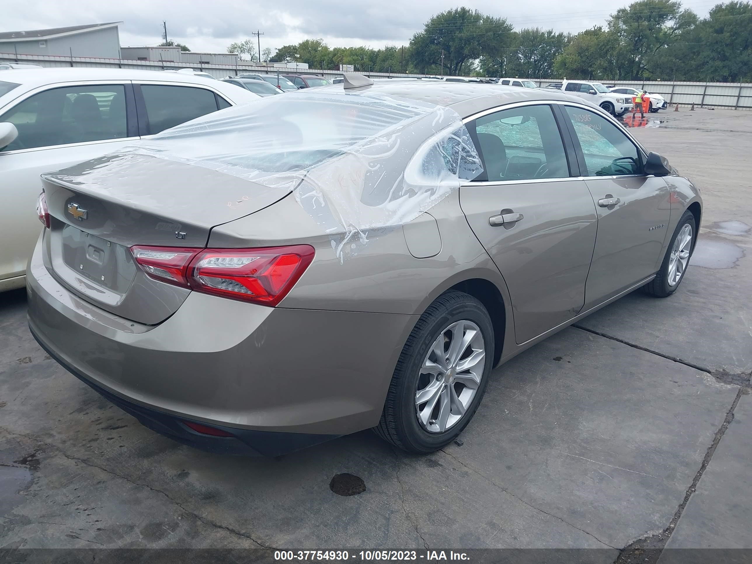 Photo 3 VIN: 1G1ZD5ST4NF128139 - CHEVROLET MALIBU 