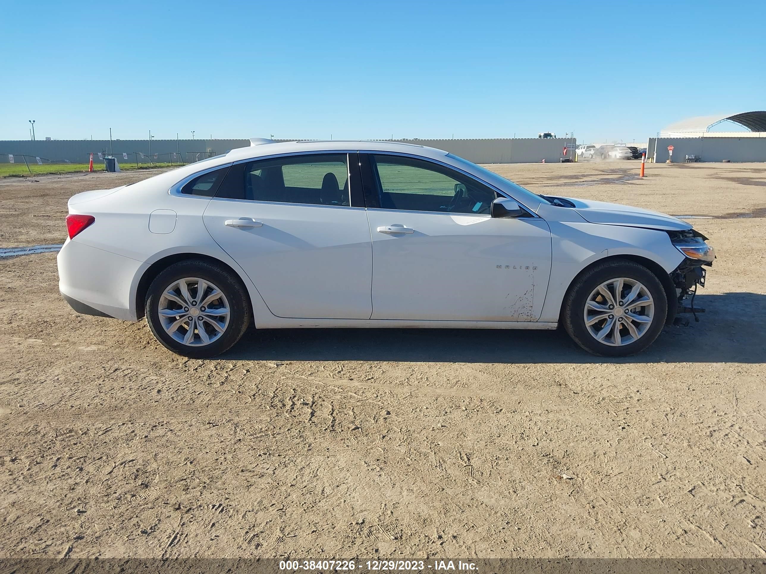 Photo 13 VIN: 1G1ZD5ST4RF109516 - CHEVROLET MALIBU 