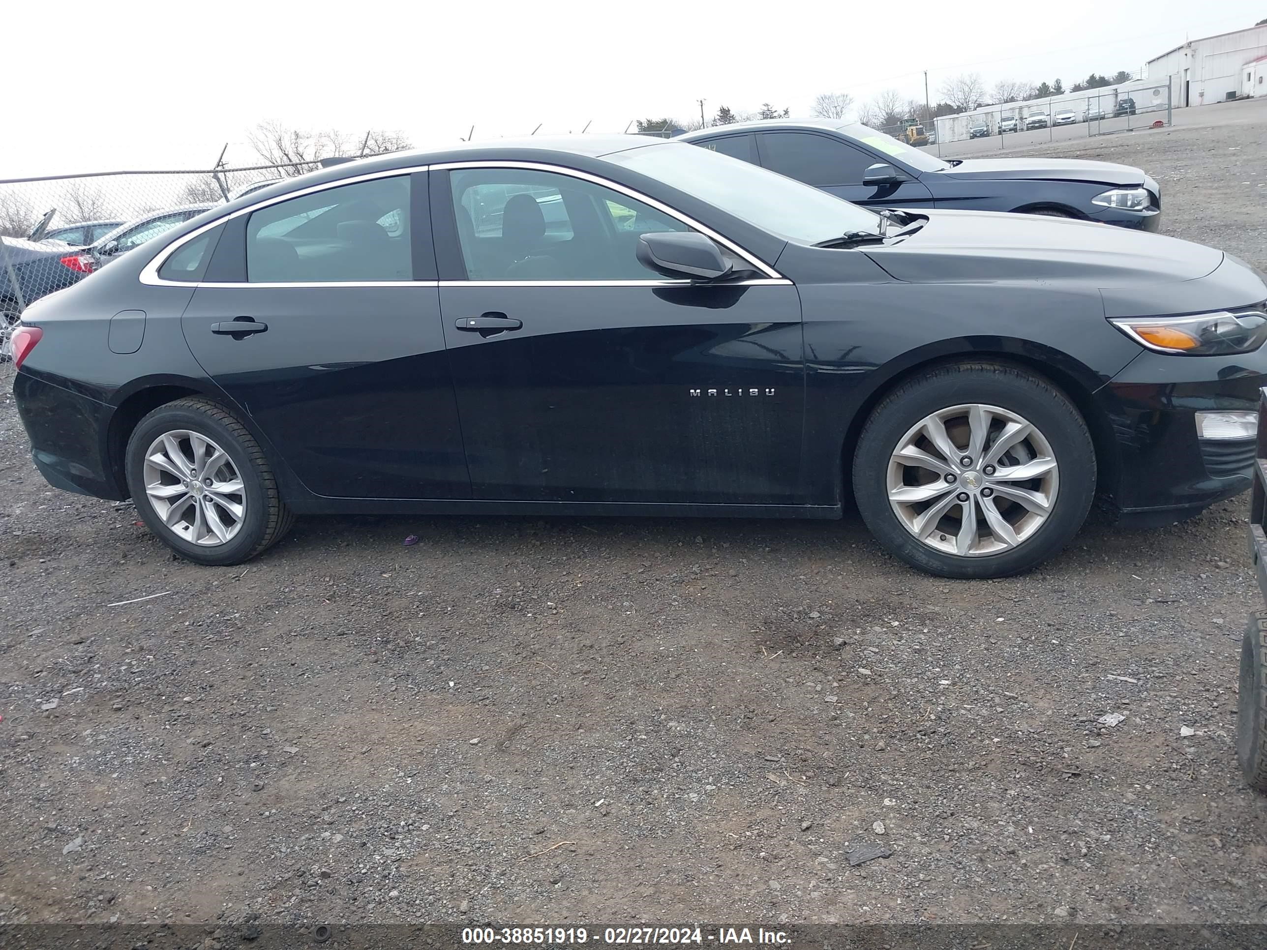 Photo 12 VIN: 1G1ZD5ST5KF126055 - CHEVROLET MALIBU 