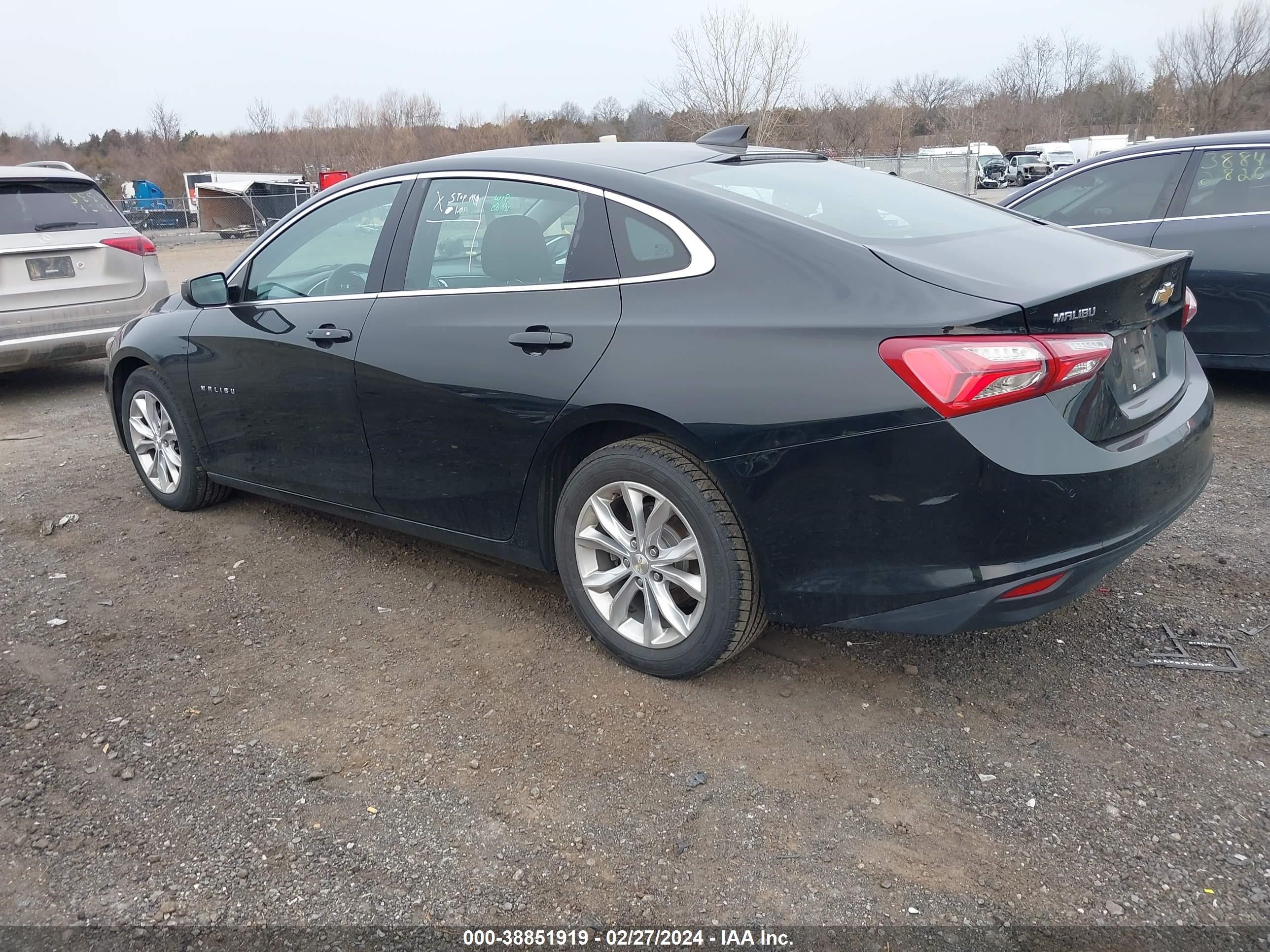 Photo 2 VIN: 1G1ZD5ST5KF126055 - CHEVROLET MALIBU 