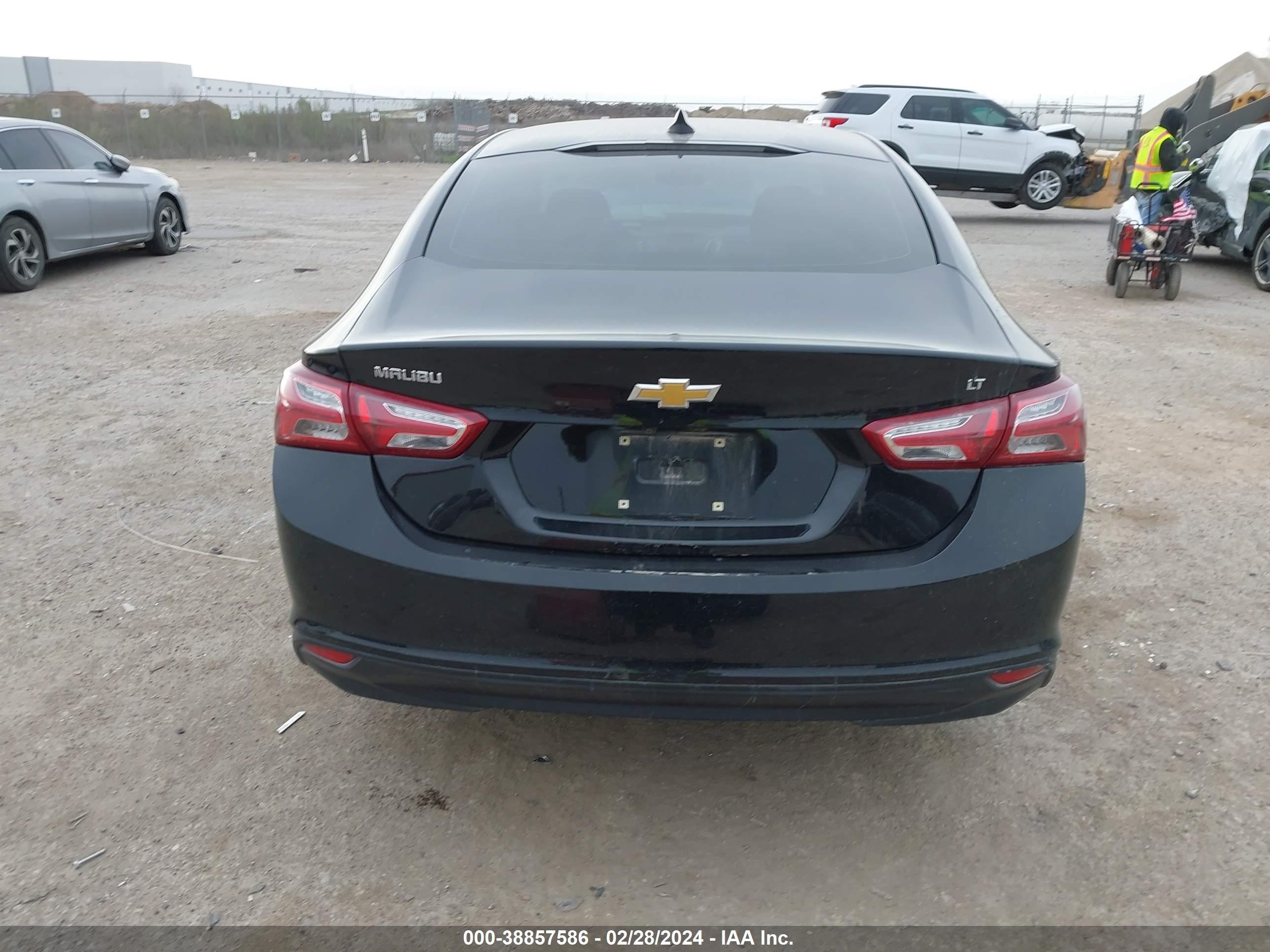 Photo 15 VIN: 1G1ZD5ST5KF164501 - CHEVROLET MALIBU 