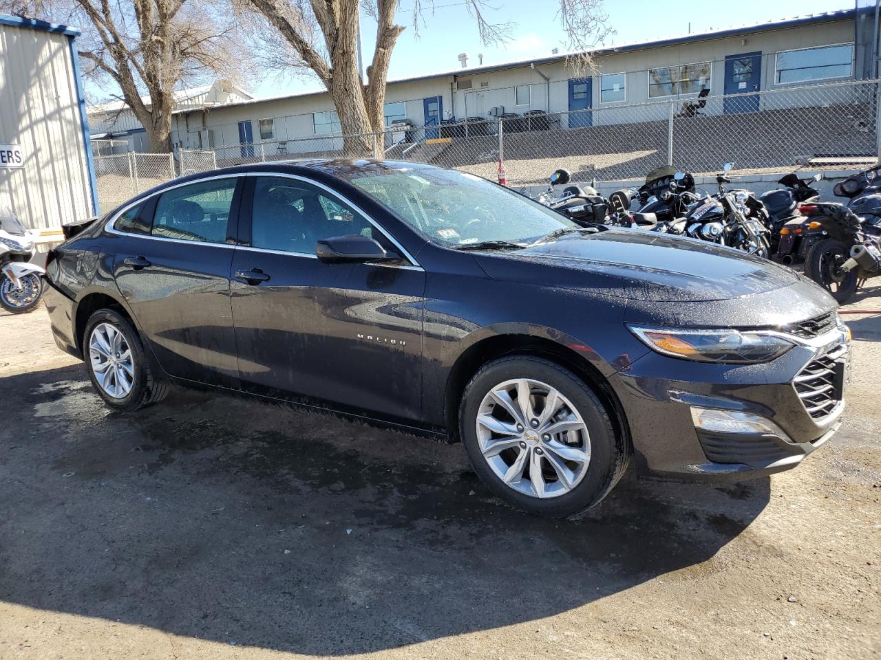 Photo 3 VIN: 1G1ZD5ST5PF170922 - CHEVROLET MALIBU 