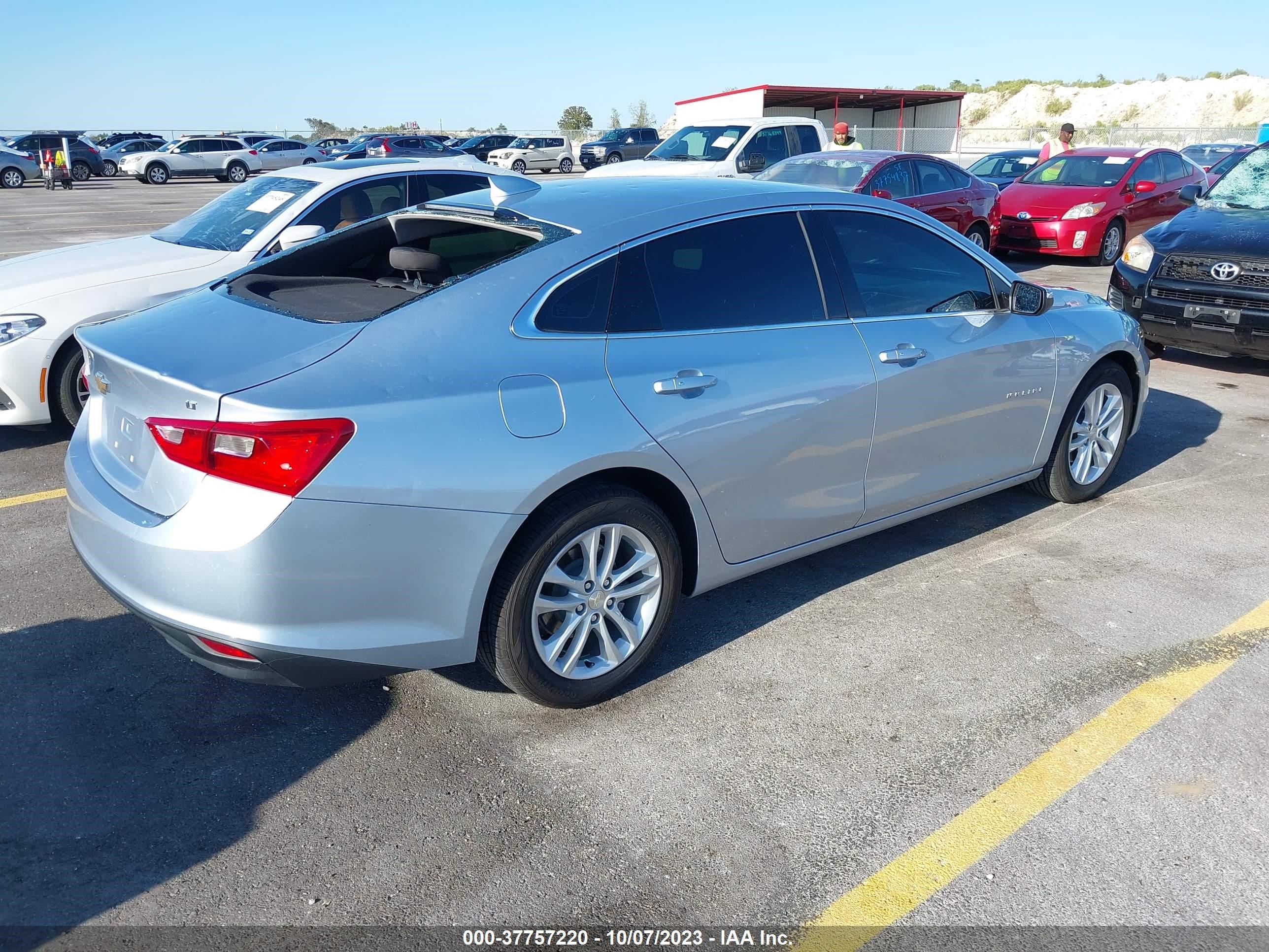 Photo 3 VIN: 1G1ZD5ST6JF181208 - CHEVROLET MALIBU 