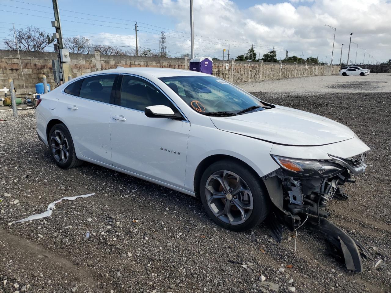 Photo 3 VIN: 1G1ZD5ST6LF100565 - CHEVROLET MALIBU 