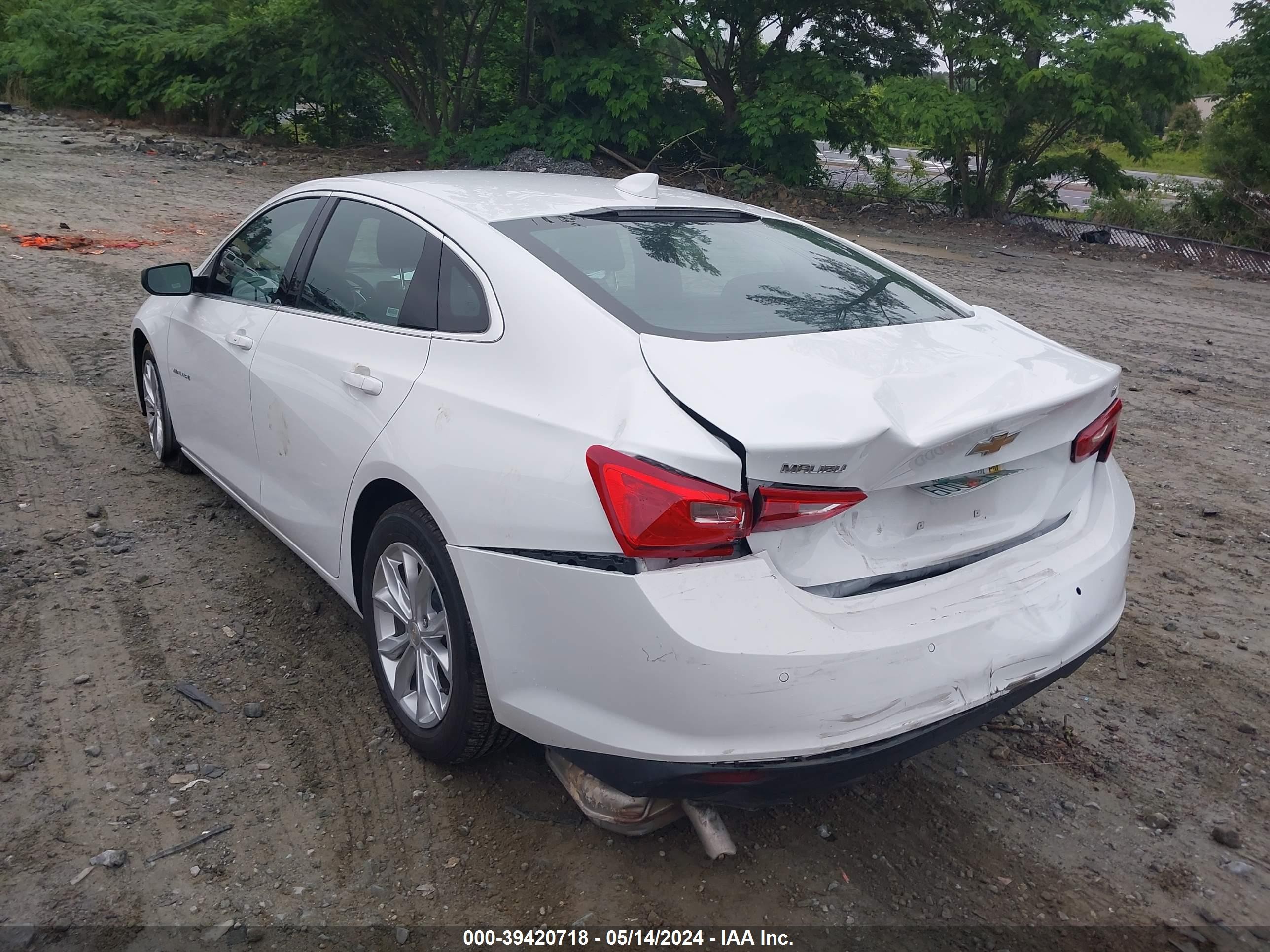 Photo 2 VIN: 1G1ZD5ST6RF114930 - CHEVROLET MALIBU 