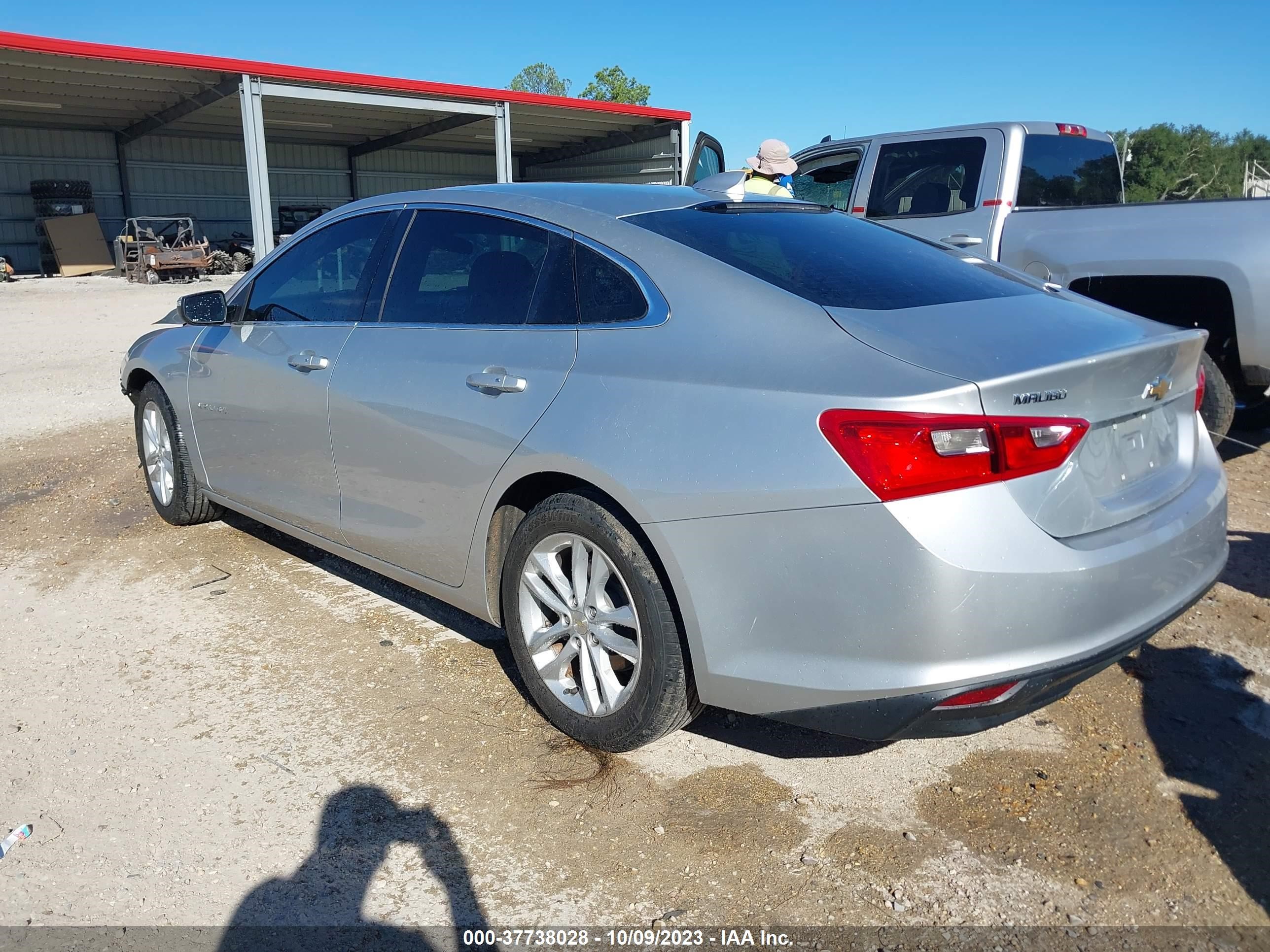 Photo 2 VIN: 1G1ZD5ST7JF136178 - CHEVROLET MALIBU 