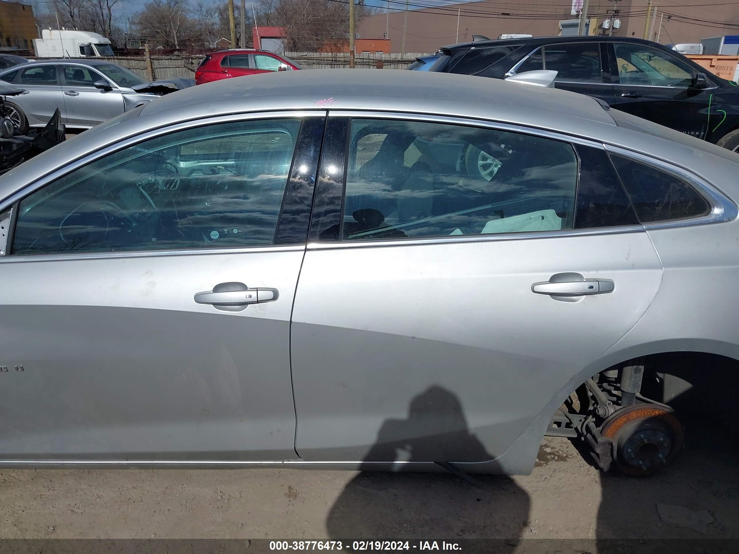 Photo 12 VIN: 1G1ZD5ST7JF184408 - CHEVROLET MALIBU 