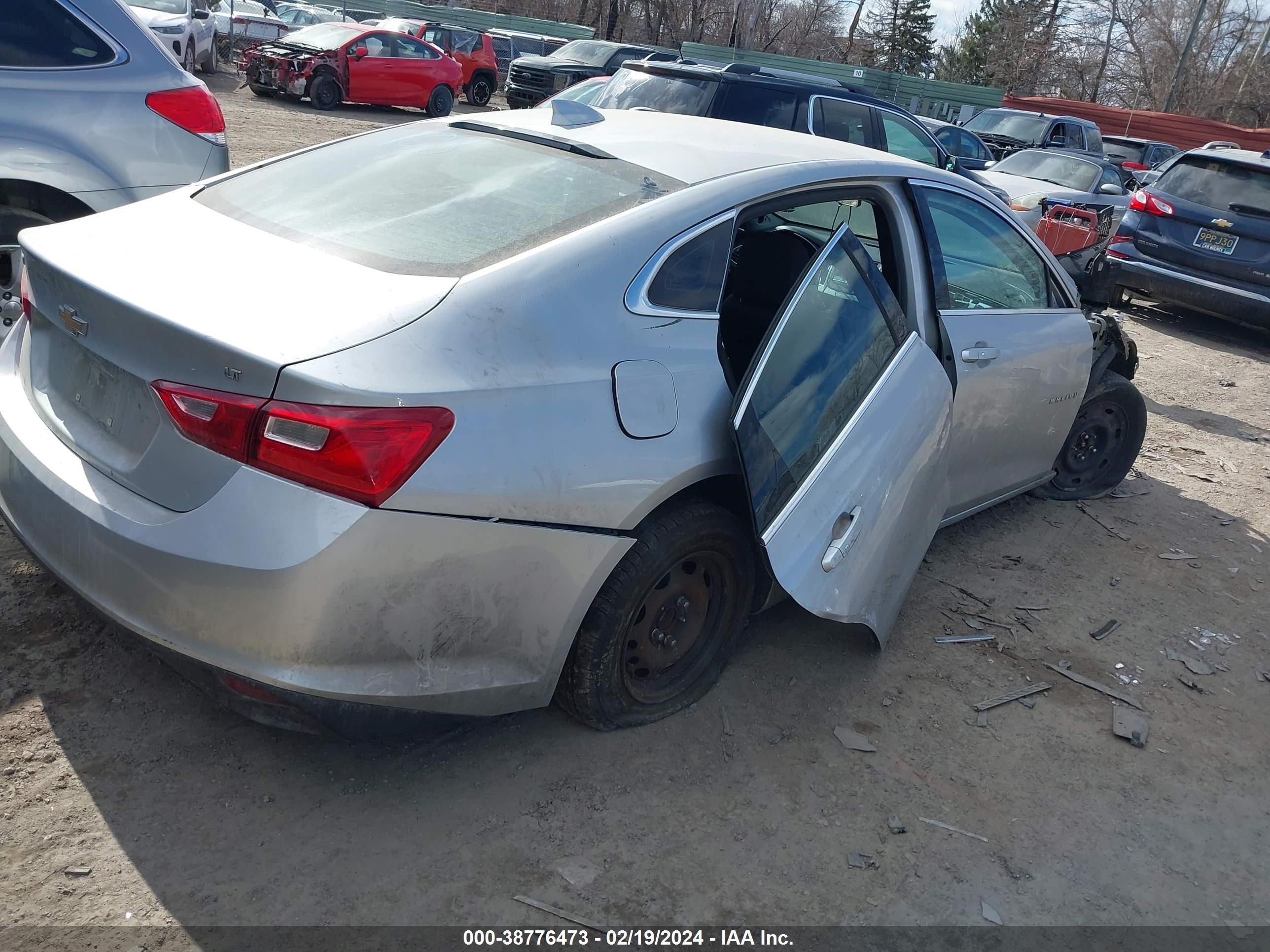 Photo 3 VIN: 1G1ZD5ST7JF184408 - CHEVROLET MALIBU 