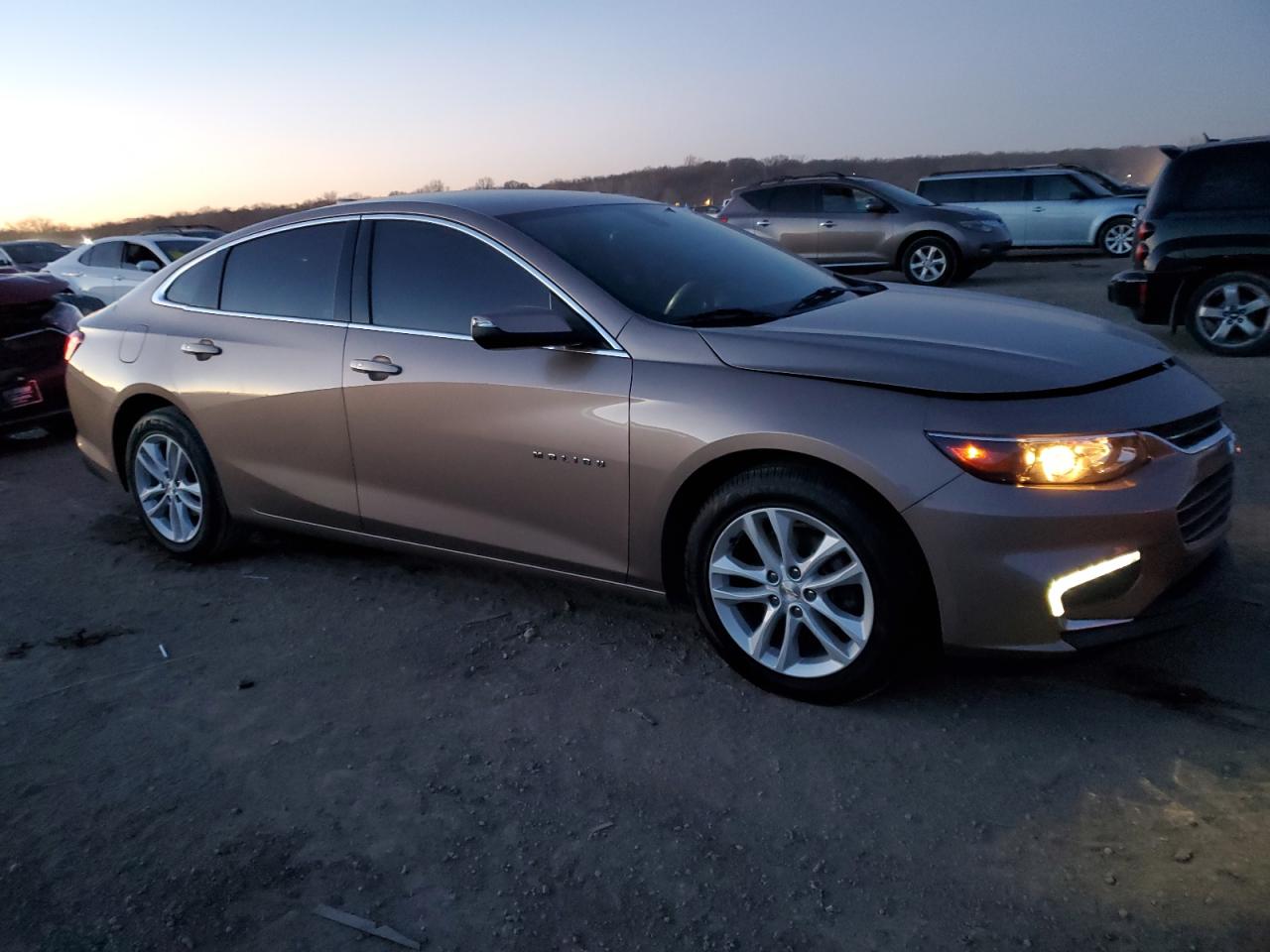 Photo 3 VIN: 1G1ZD5ST7JF236524 - CHEVROLET MALIBU 