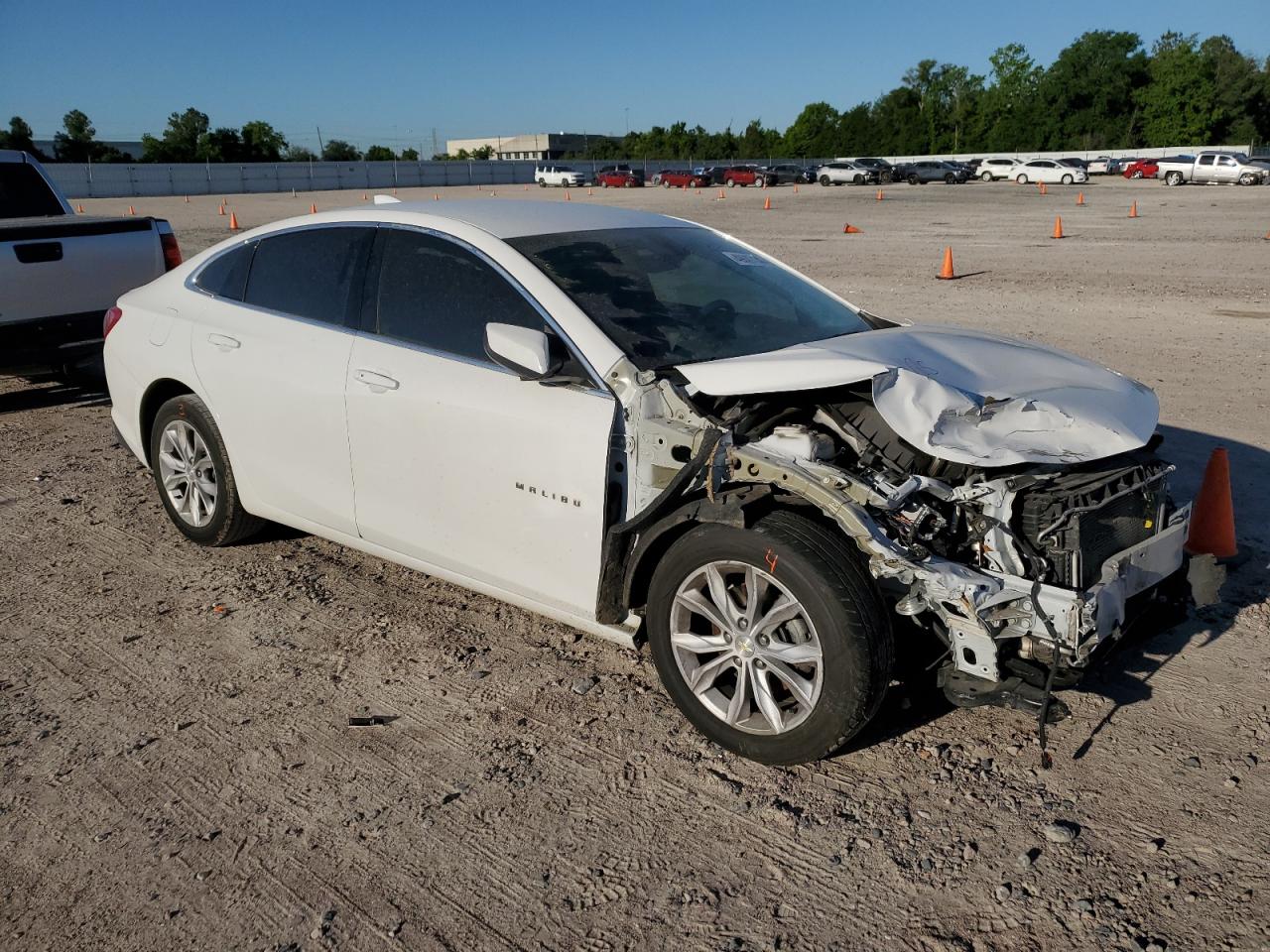 Photo 3 VIN: 1G1ZD5ST7LF069102 - CHEVROLET MALIBU 