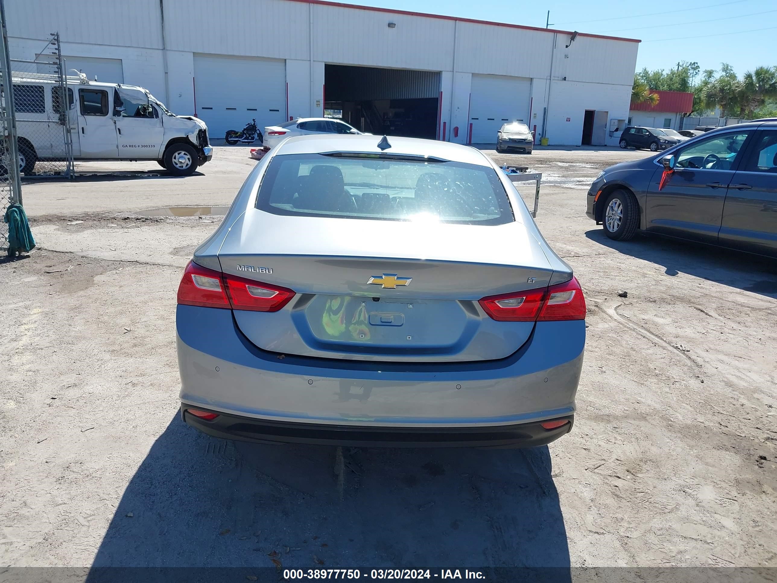 Photo 15 VIN: 1G1ZD5ST7RF118808 - CHEVROLET MALIBU 