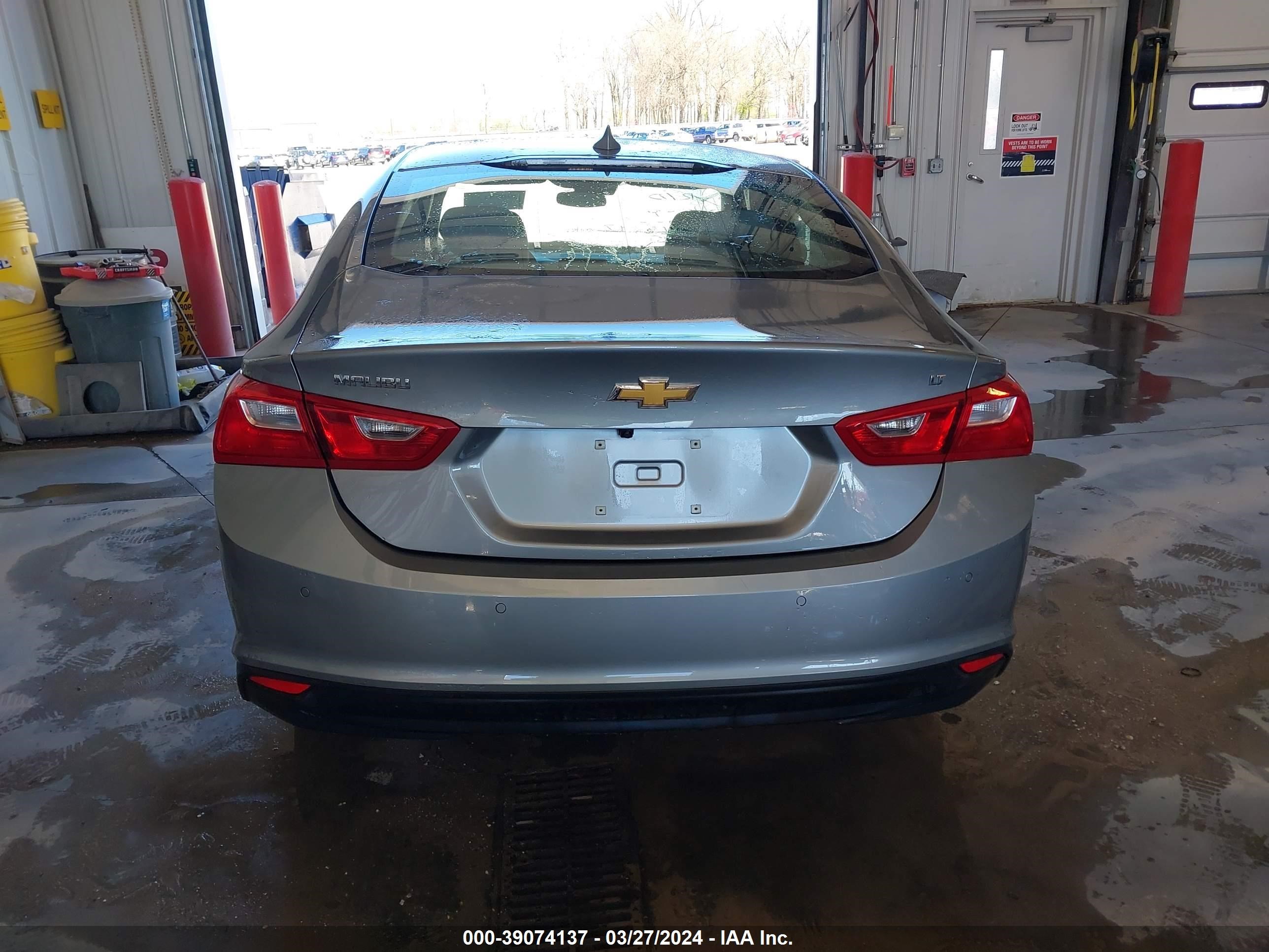 Photo 16 VIN: 1G1ZD5ST7RF122180 - CHEVROLET MALIBU 