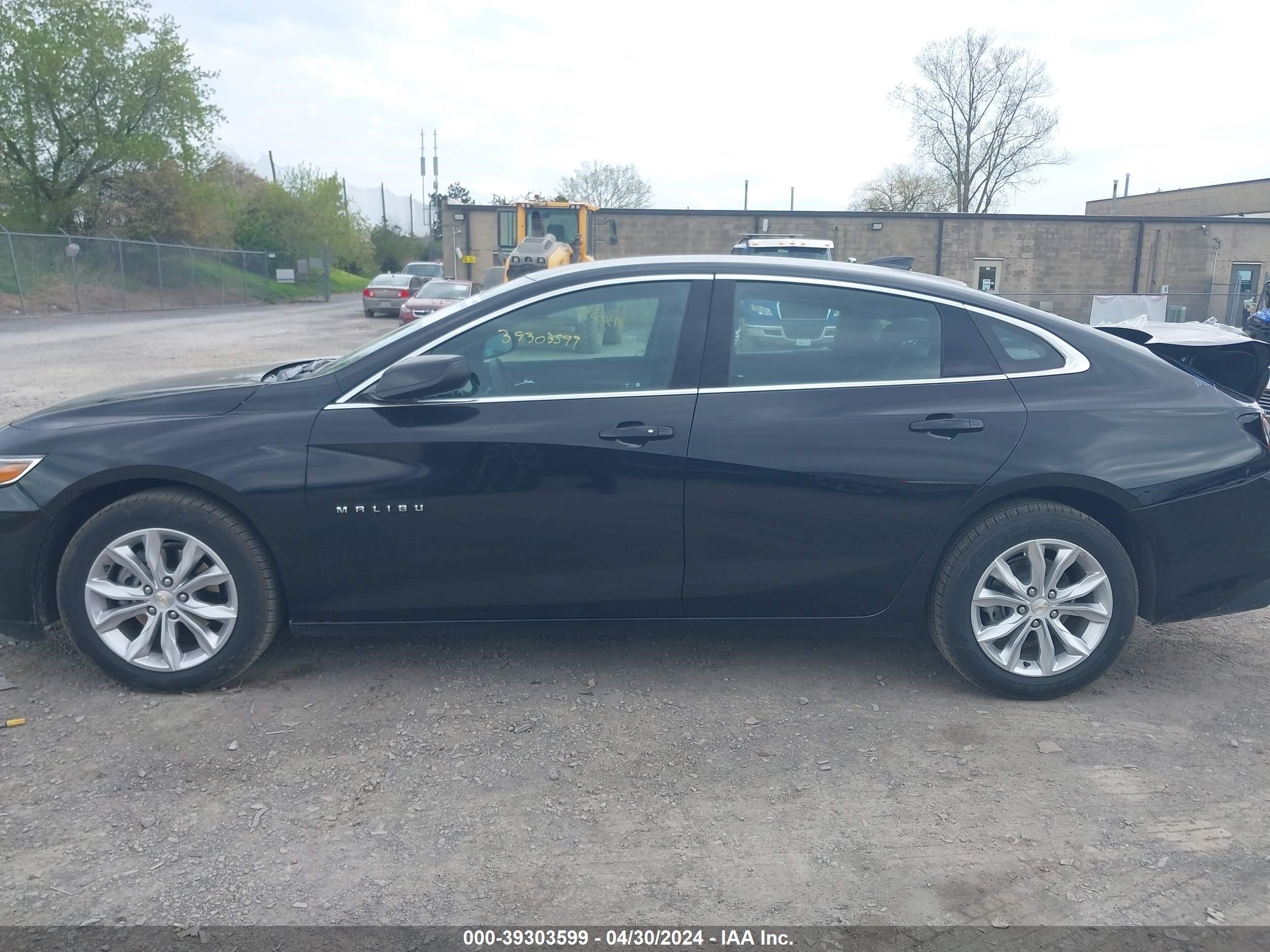 Photo 13 VIN: 1G1ZD5ST7RF137004 - CHEVROLET MALIBU 