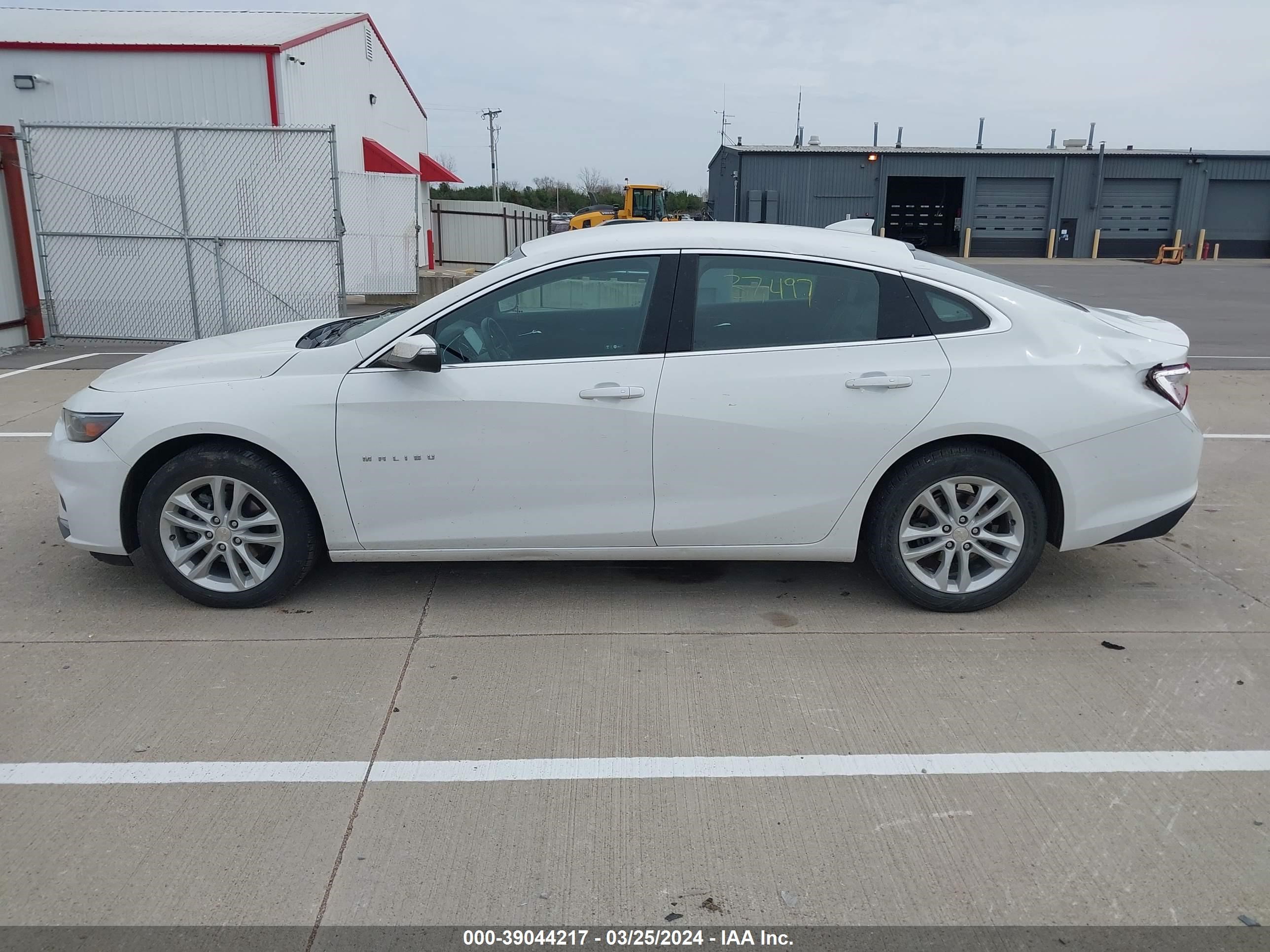 Photo 12 VIN: 1G1ZD5ST8JF106932 - CHEVROLET MALIBU 