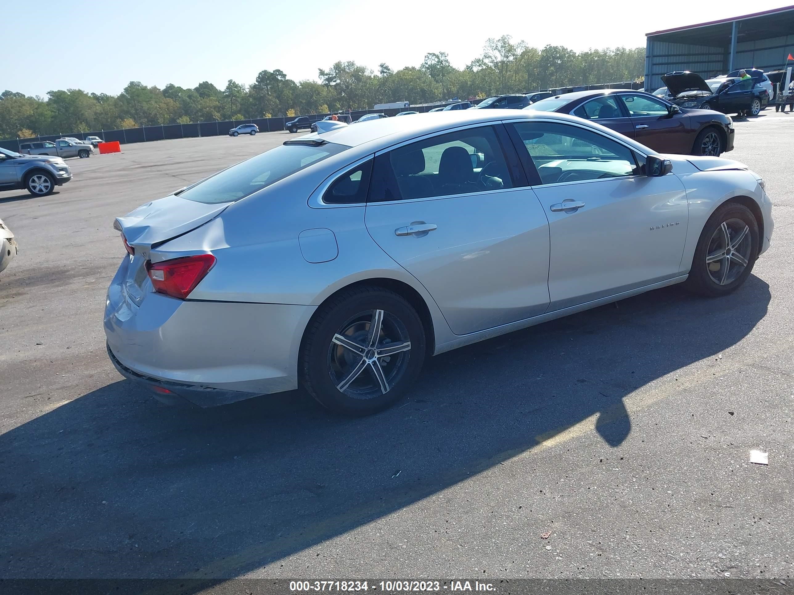 Photo 3 VIN: 1G1ZD5ST8JF249623 - CHEVROLET MALIBU 