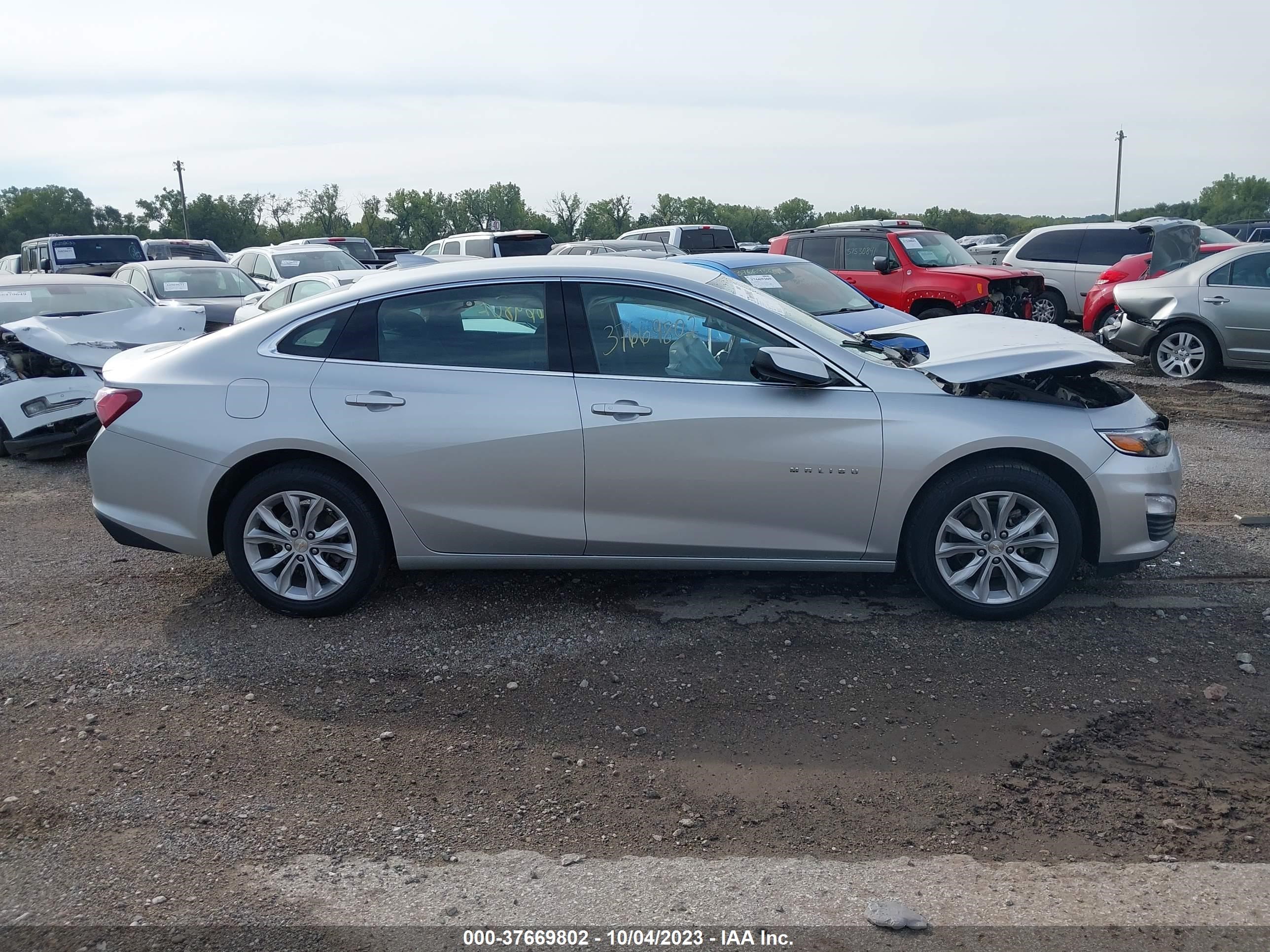 Photo 11 VIN: 1G1ZD5ST8LF070808 - CHEVROLET MALIBU 