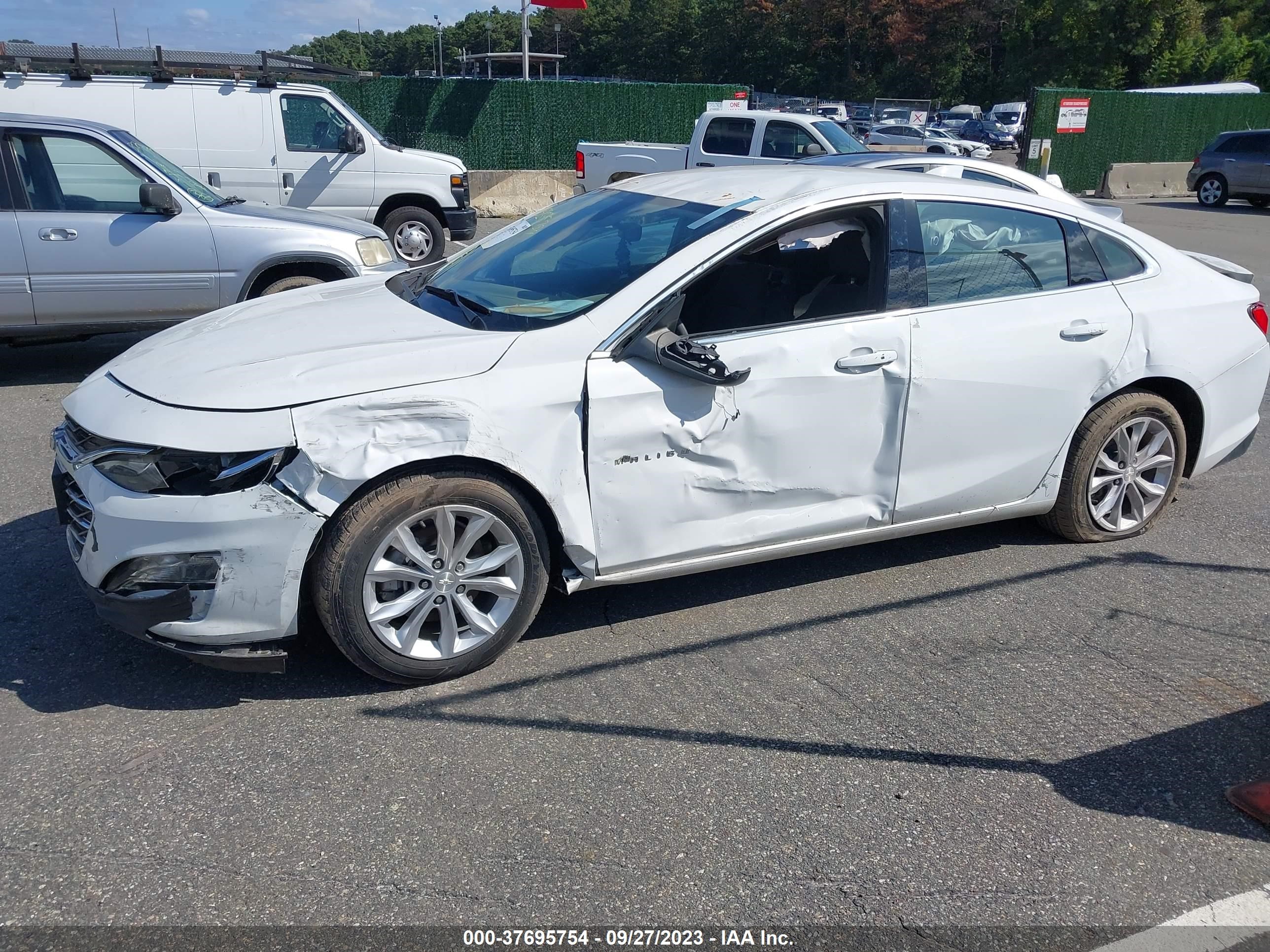 Photo 13 VIN: 1G1ZD5ST8LF085986 - CHEVROLET MALIBU 