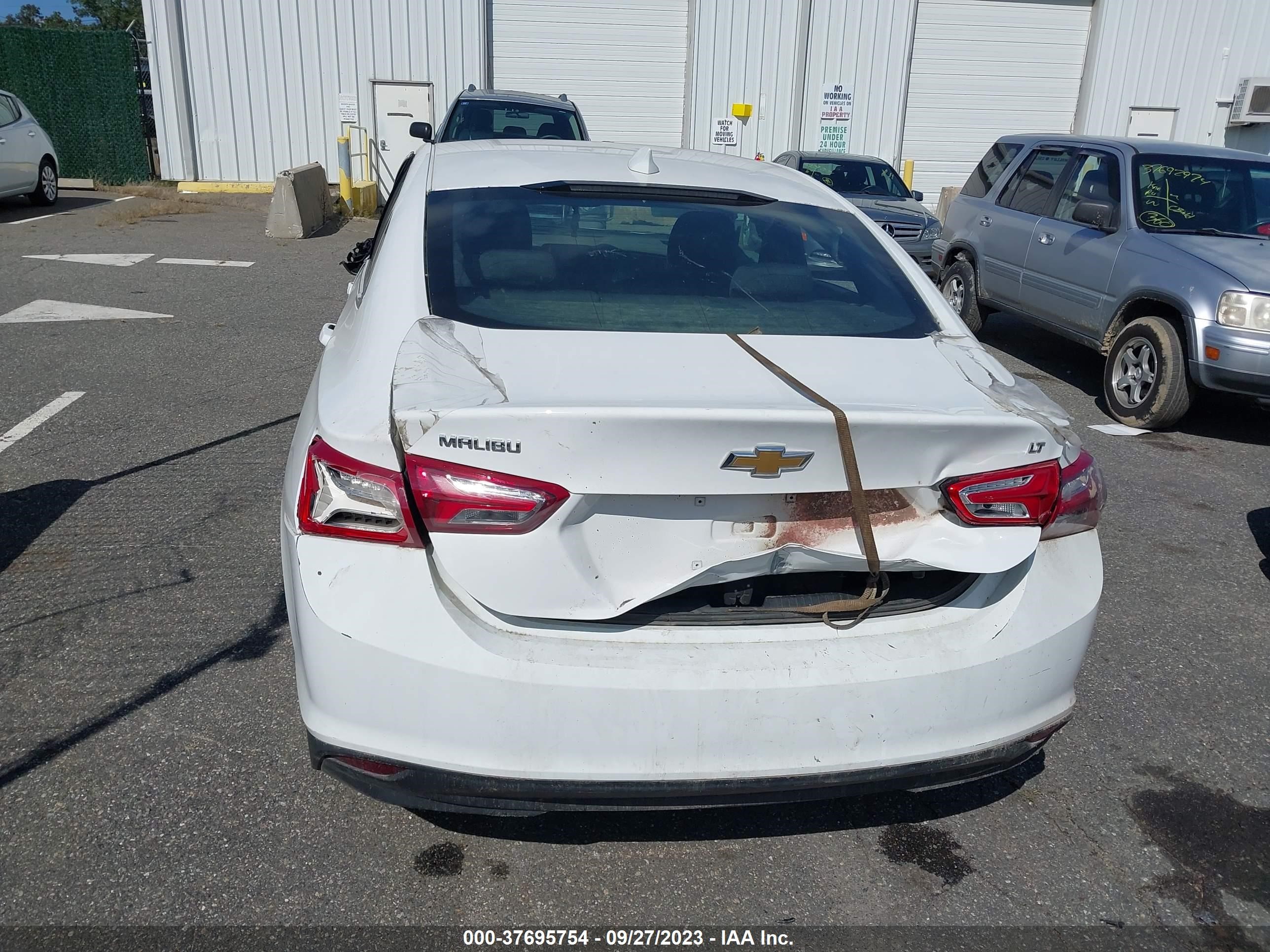 Photo 15 VIN: 1G1ZD5ST8LF085986 - CHEVROLET MALIBU 