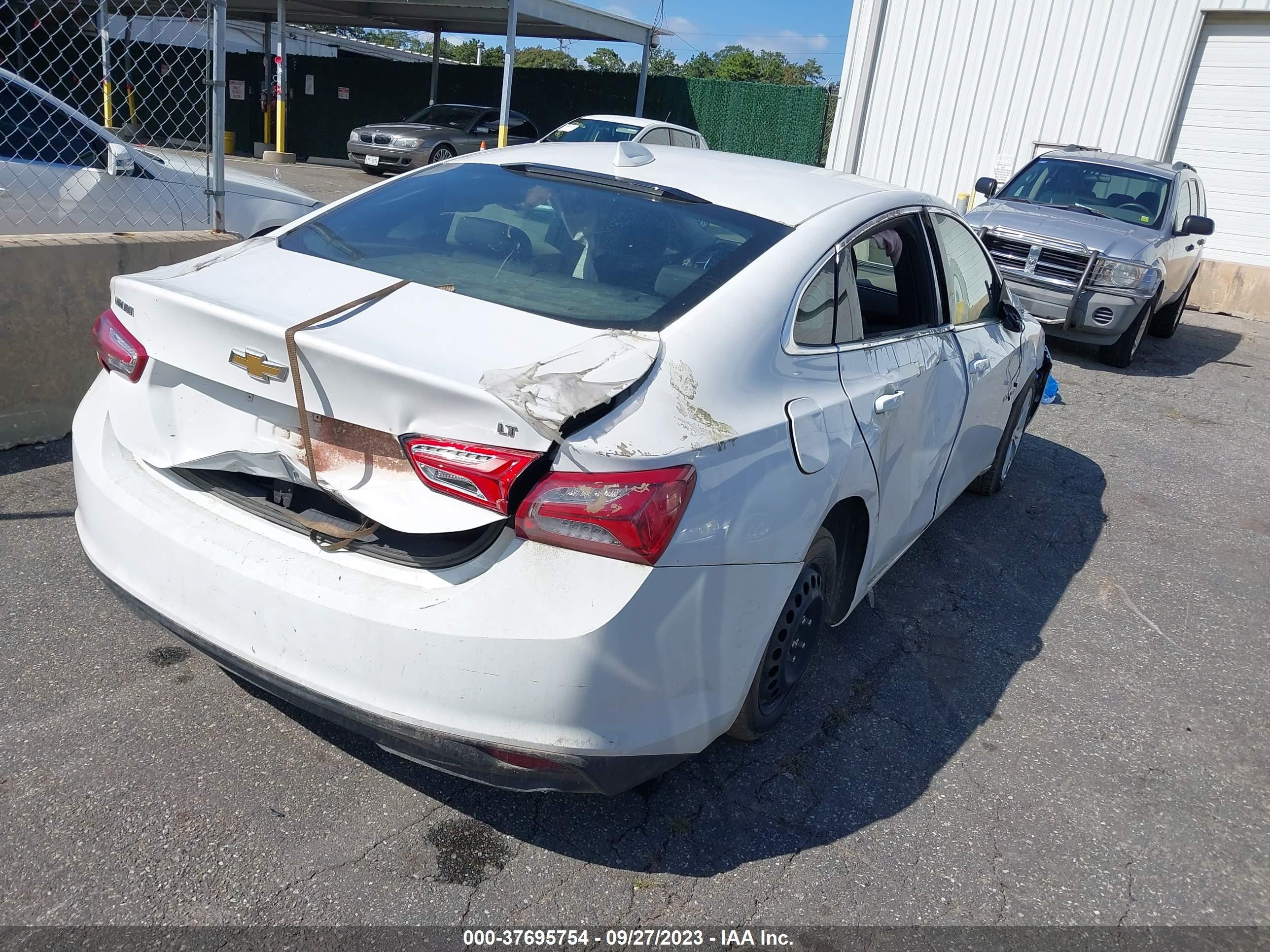 Photo 3 VIN: 1G1ZD5ST8LF085986 - CHEVROLET MALIBU 