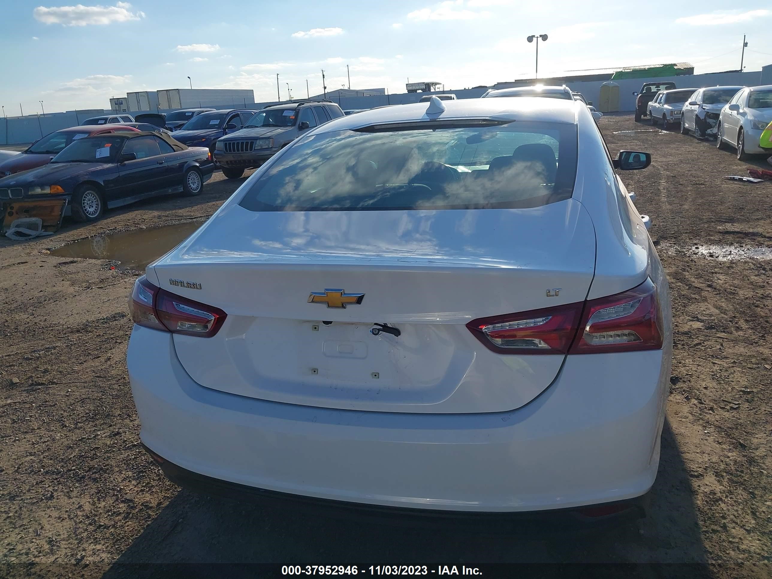 Photo 16 VIN: 1G1ZD5ST8MF028172 - CHEVROLET MALIBU 