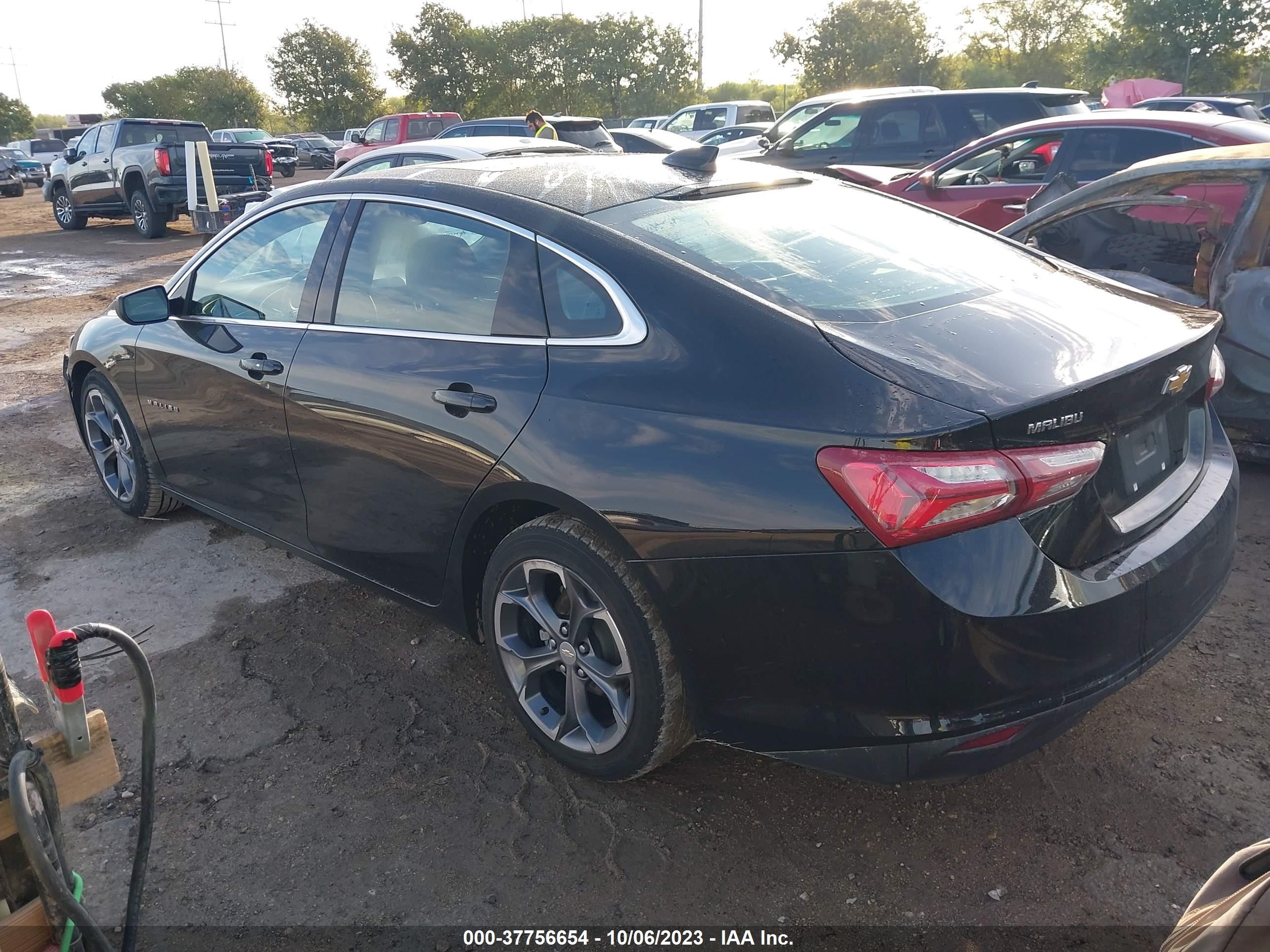 Photo 2 VIN: 1G1ZD5ST8MF067327 - CHEVROLET MALIBU 