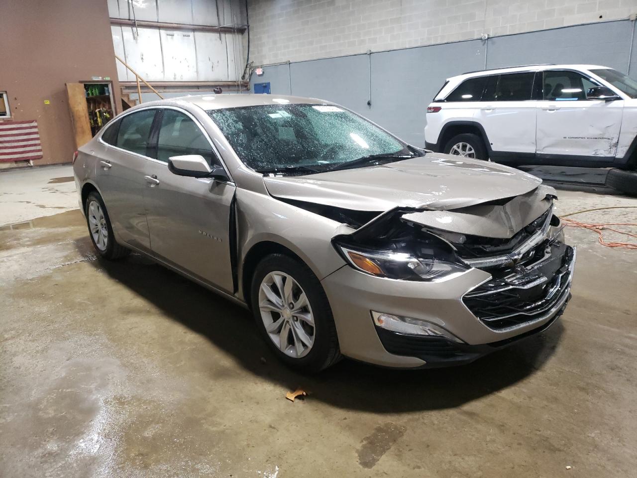 Photo 3 VIN: 1G1ZD5ST8NF135594 - CHEVROLET MALIBU 