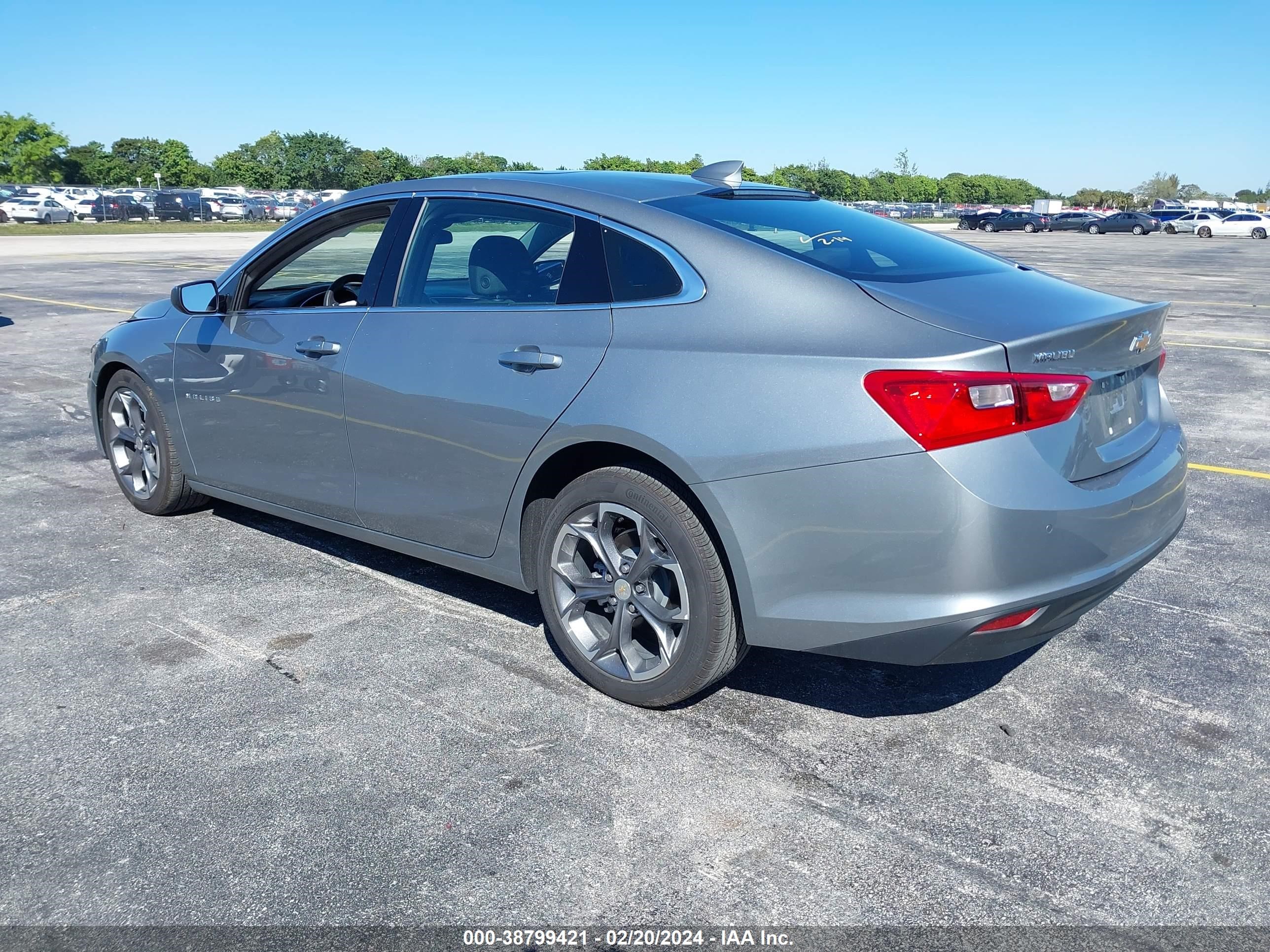 Photo 2 VIN: 1G1ZD5ST8RF132345 - CHEVROLET MALIBU 