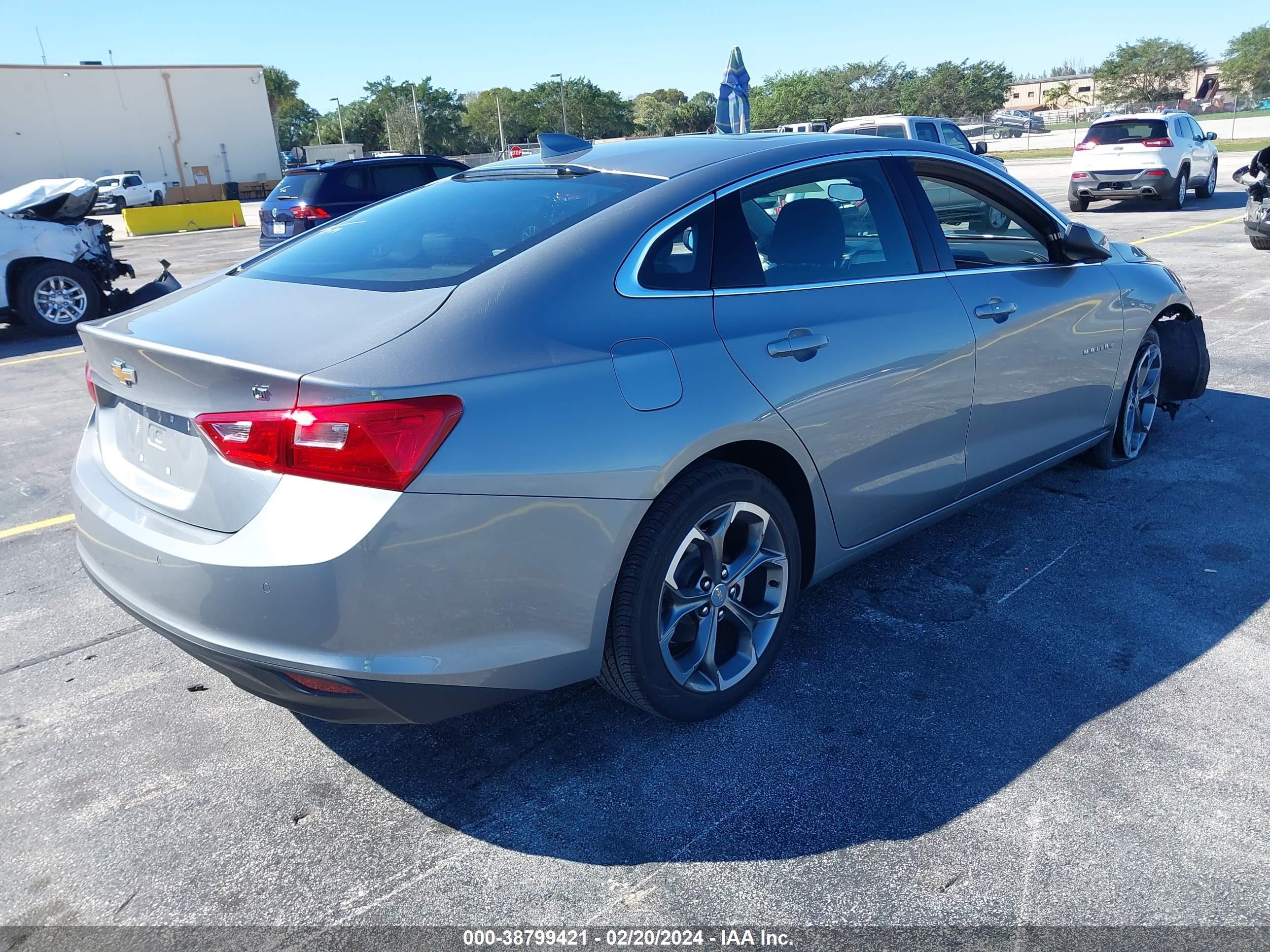 Photo 3 VIN: 1G1ZD5ST8RF132345 - CHEVROLET MALIBU 