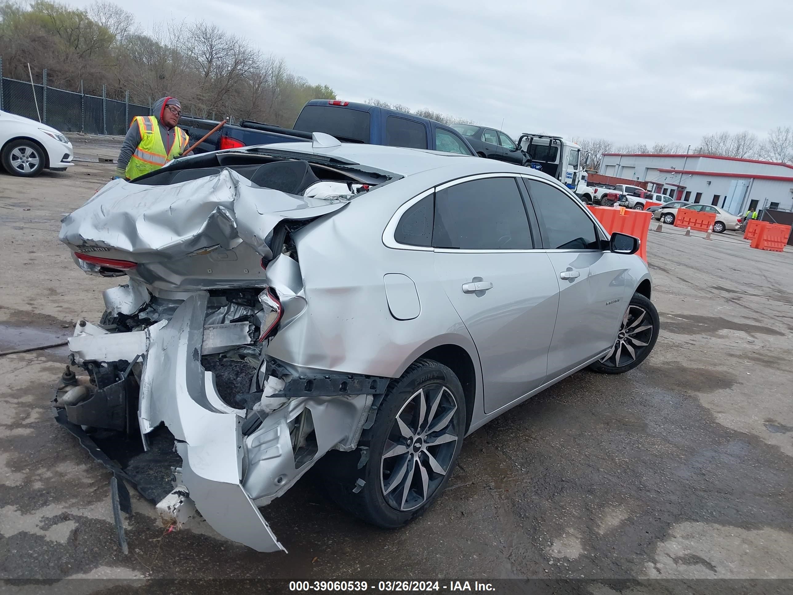 Photo 3 VIN: 1G1ZD5ST9JF259321 - CHEVROLET MALIBU 